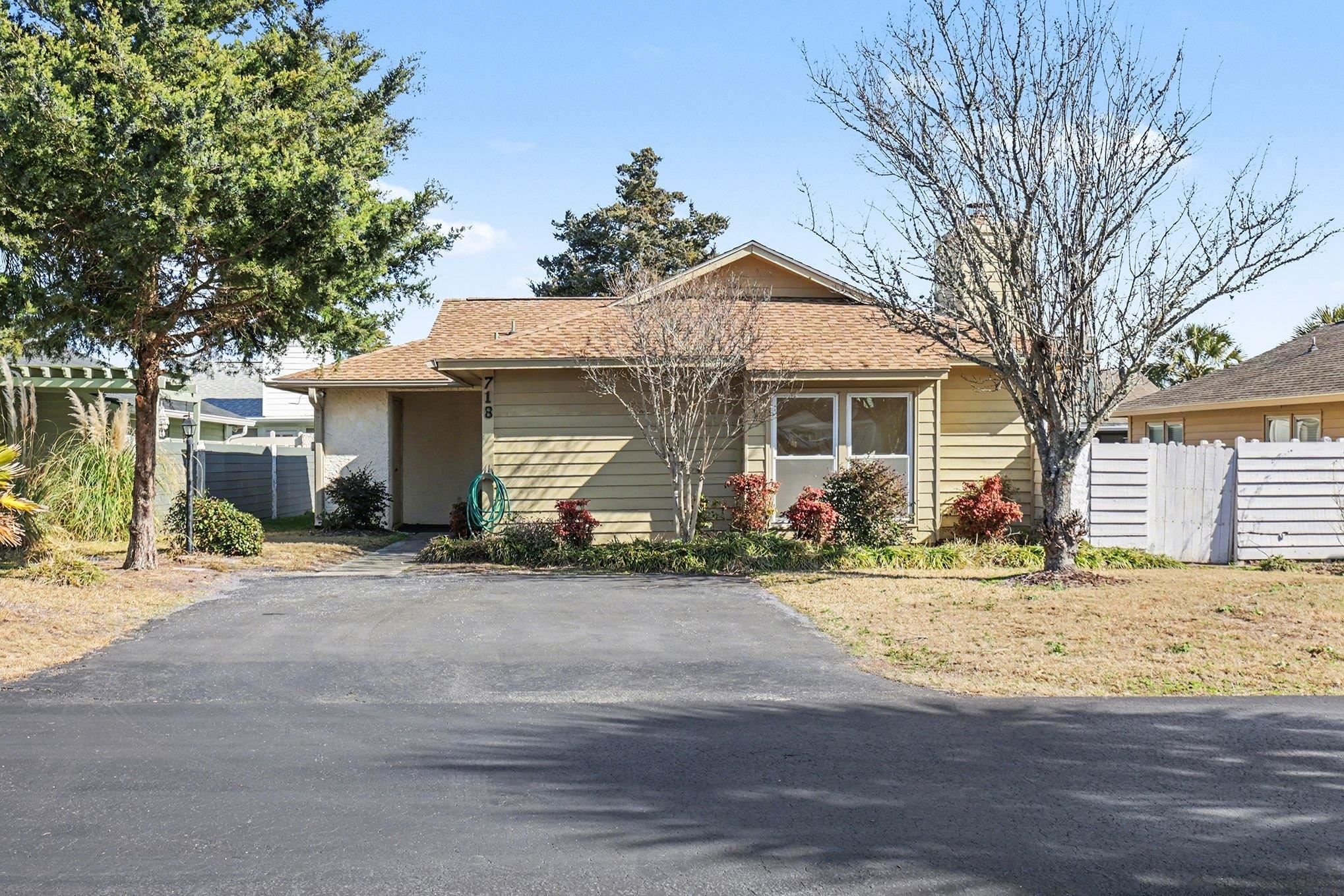 718 Live Oak Dr. Property Photo 37