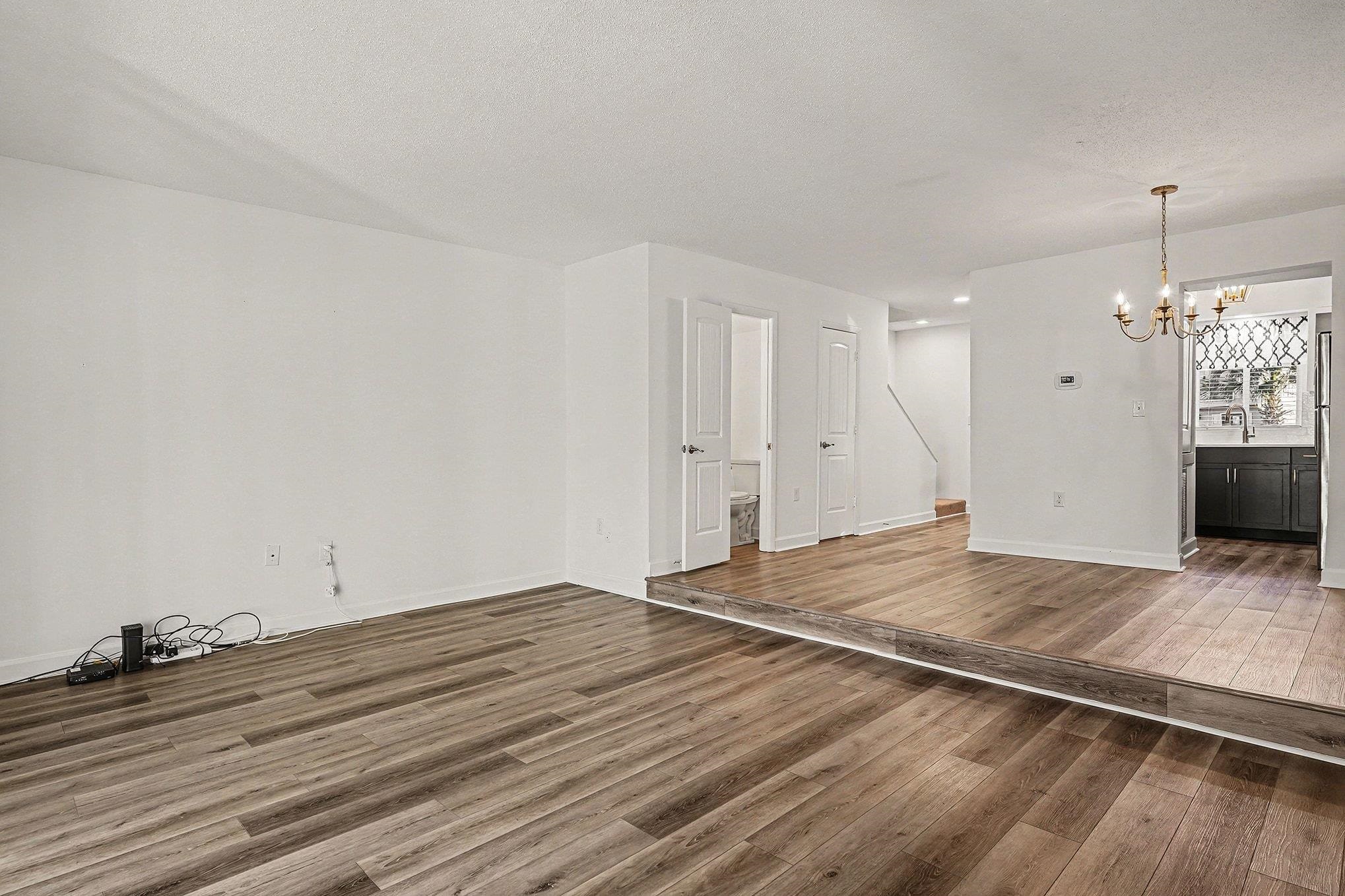 946 Villa Dr. Property Photo 2