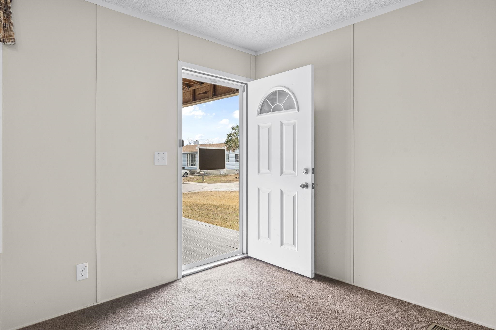 1112 Carolina Cove Property Photo 2