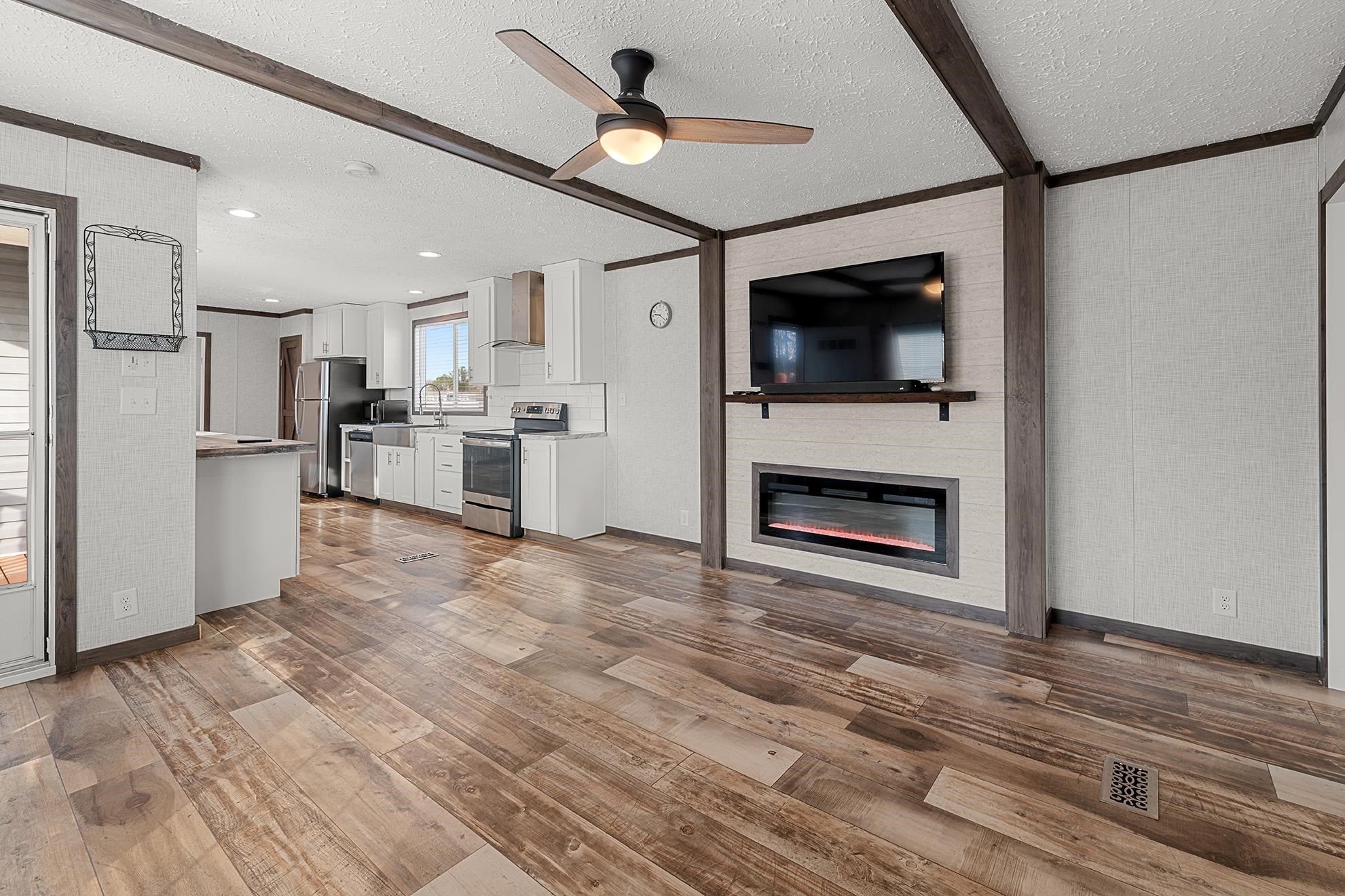 315 Hangar Ct. Property Photo 16