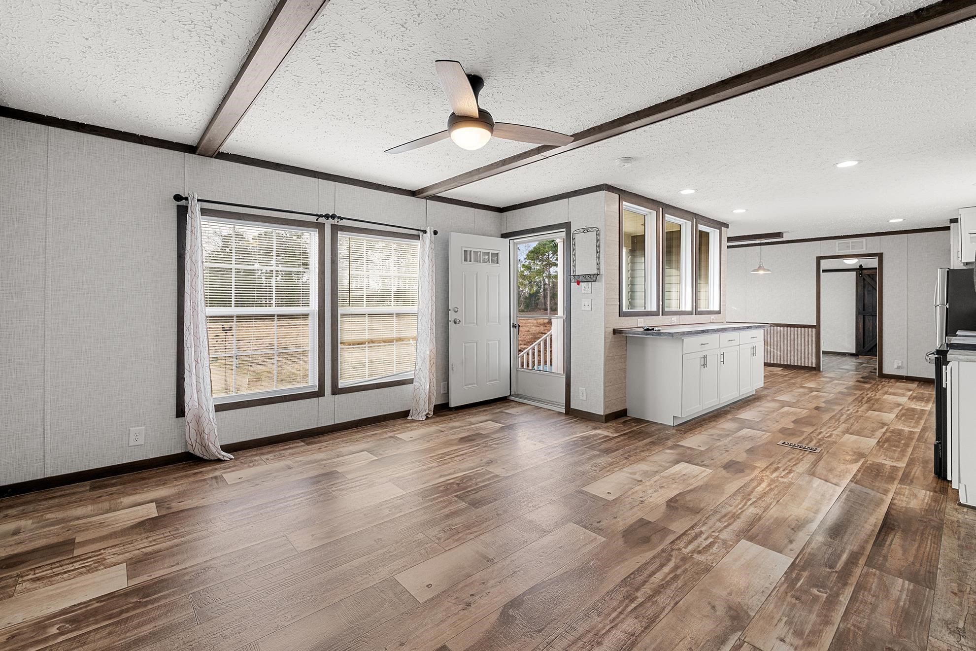 315 Hangar Ct. Property Photo 17