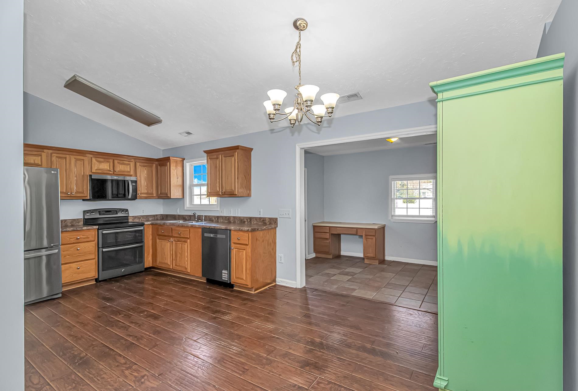 1012 Cadbury Ct. Property Photo 11