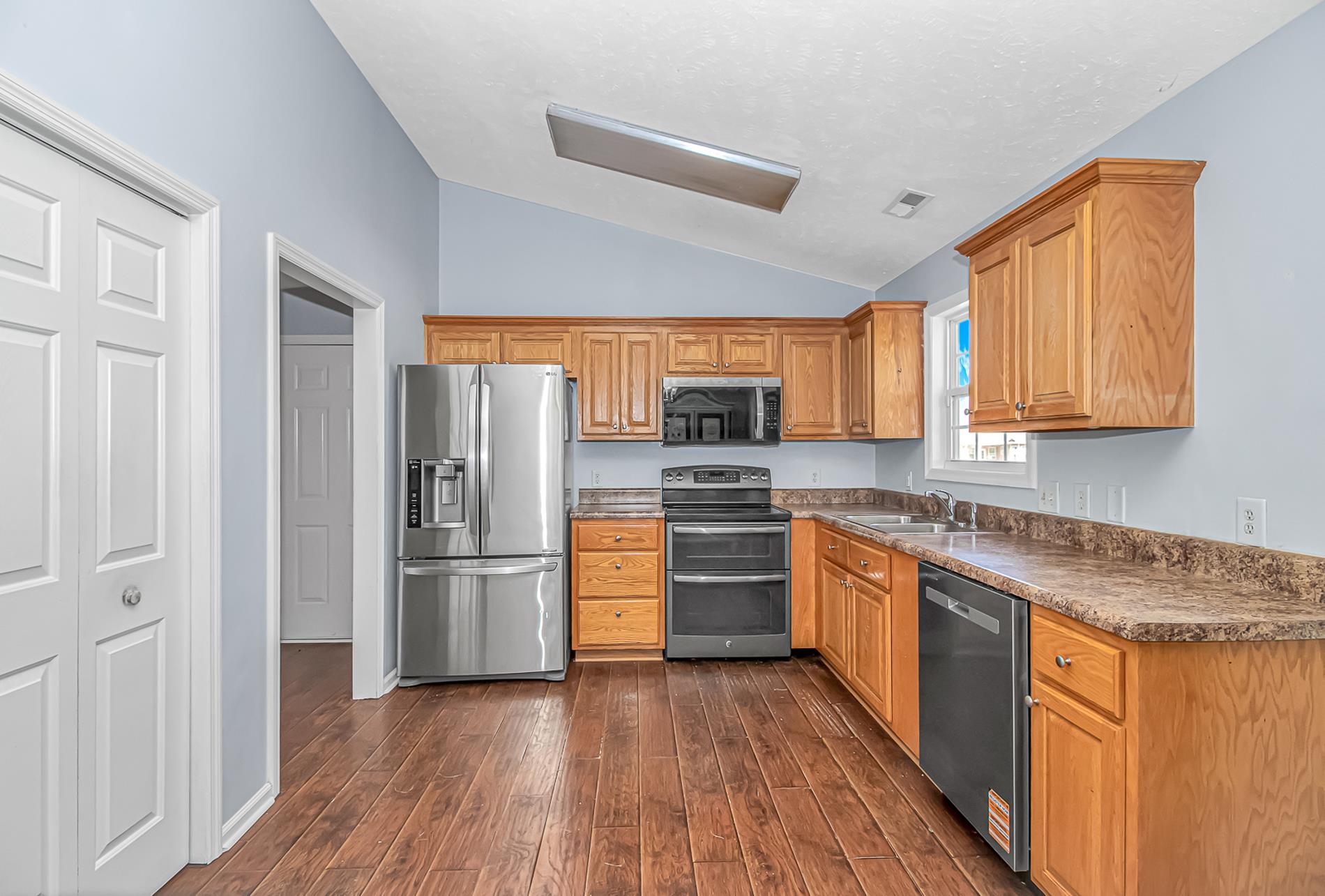 1012 Cadbury Ct. Property Photo 12