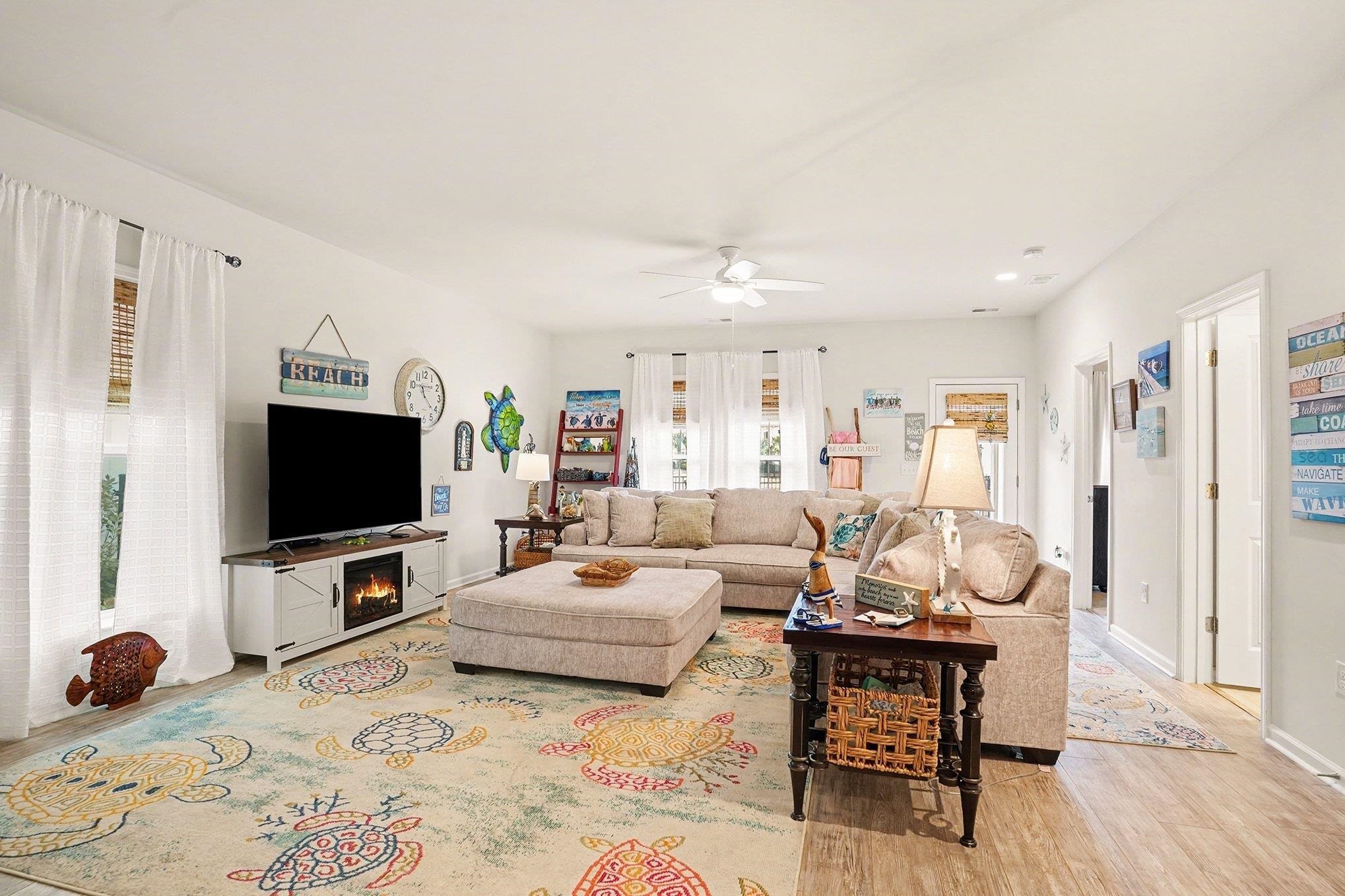 330 Splendor Circle Property Photo 4