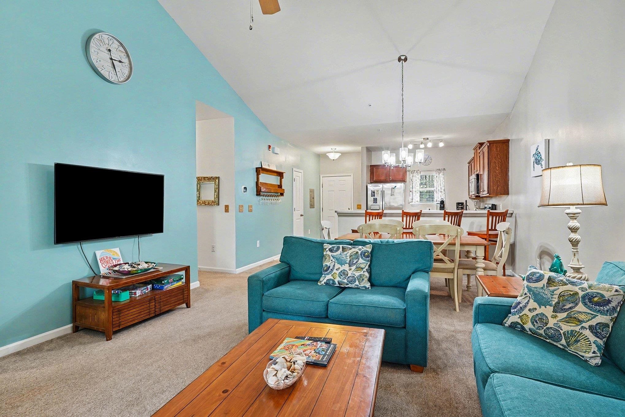 6253 Catalina Dr. Property Photo 6