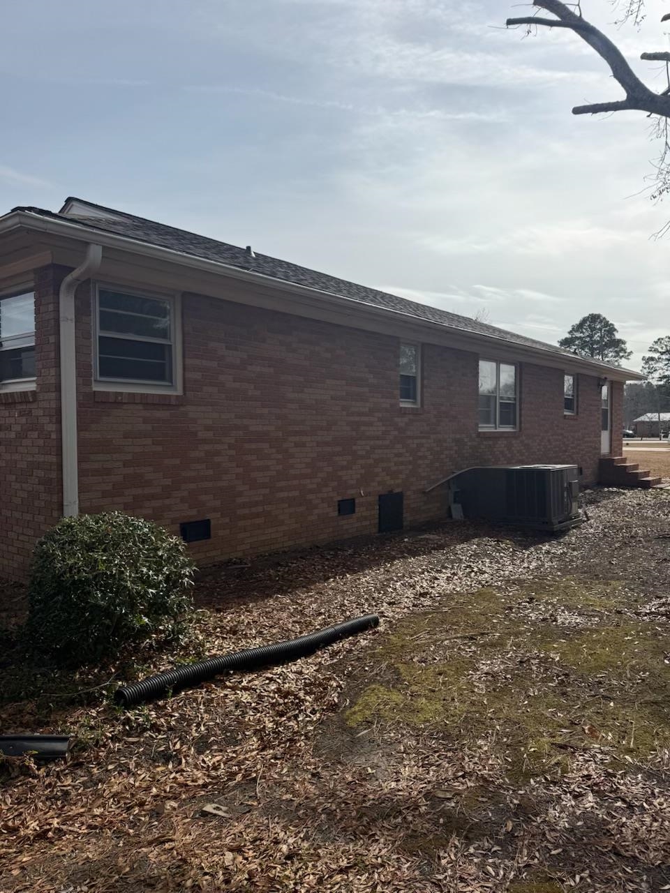 4625 Graham St. Property Photo 4