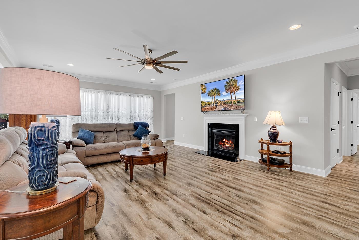6060 Trieste St. Property Photo 6