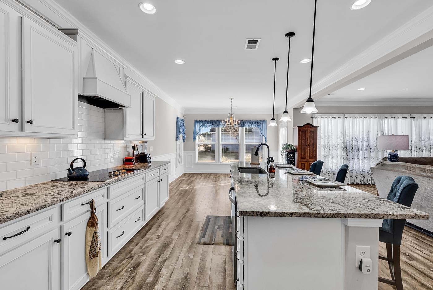 6060 Trieste St. Property Photo 14