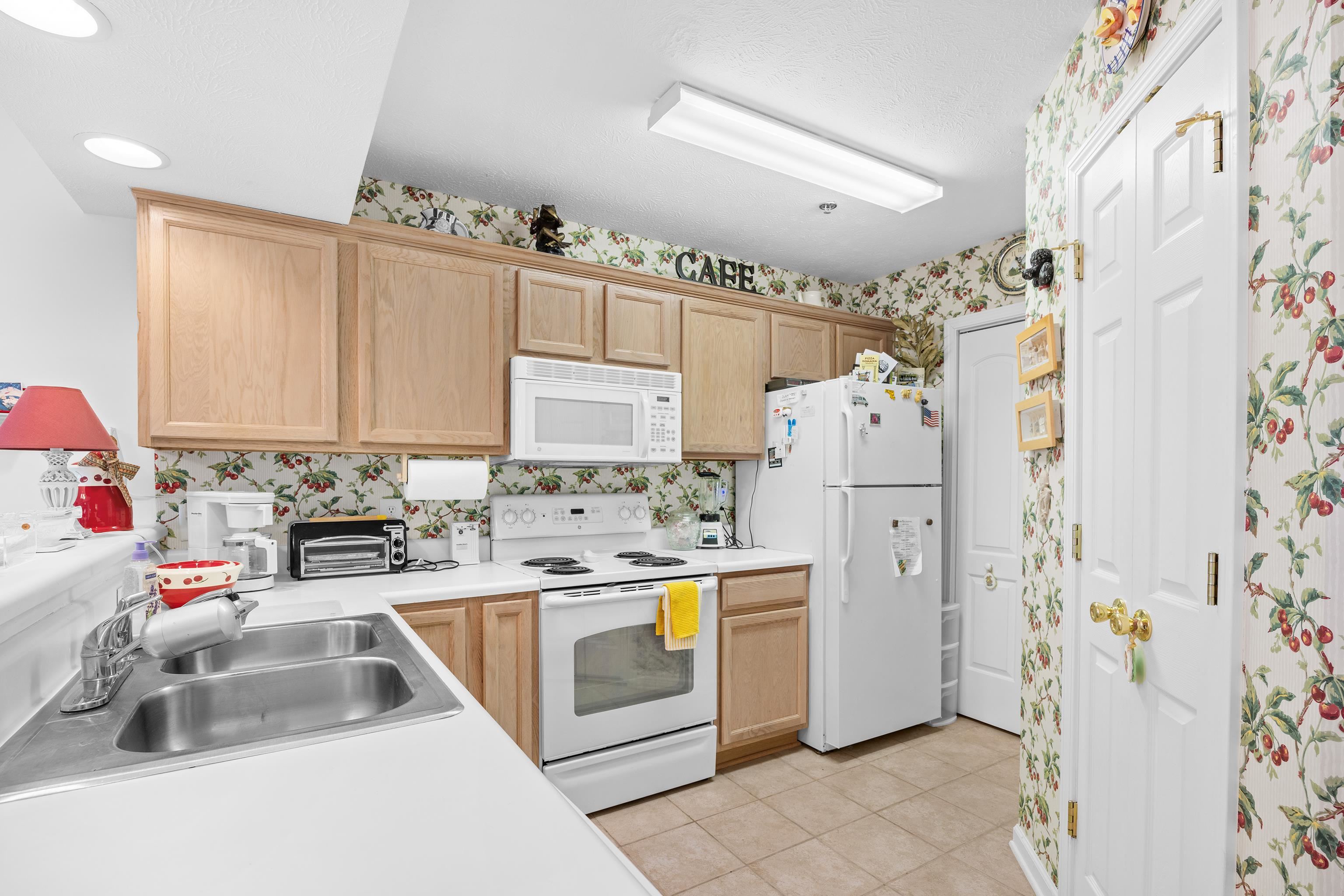 577 Blue River Ct. Property Photo 4