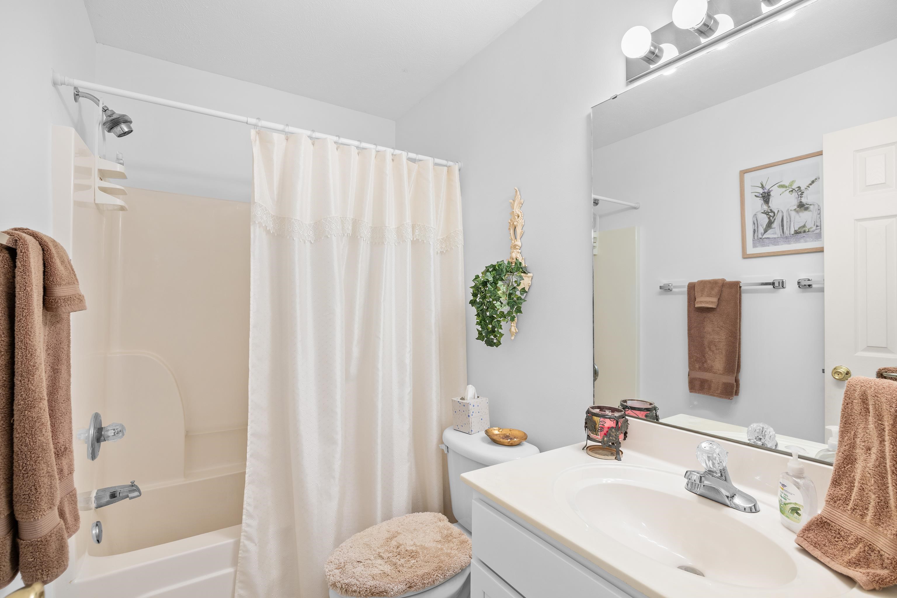 577 Blue River Ct. Property Photo 23