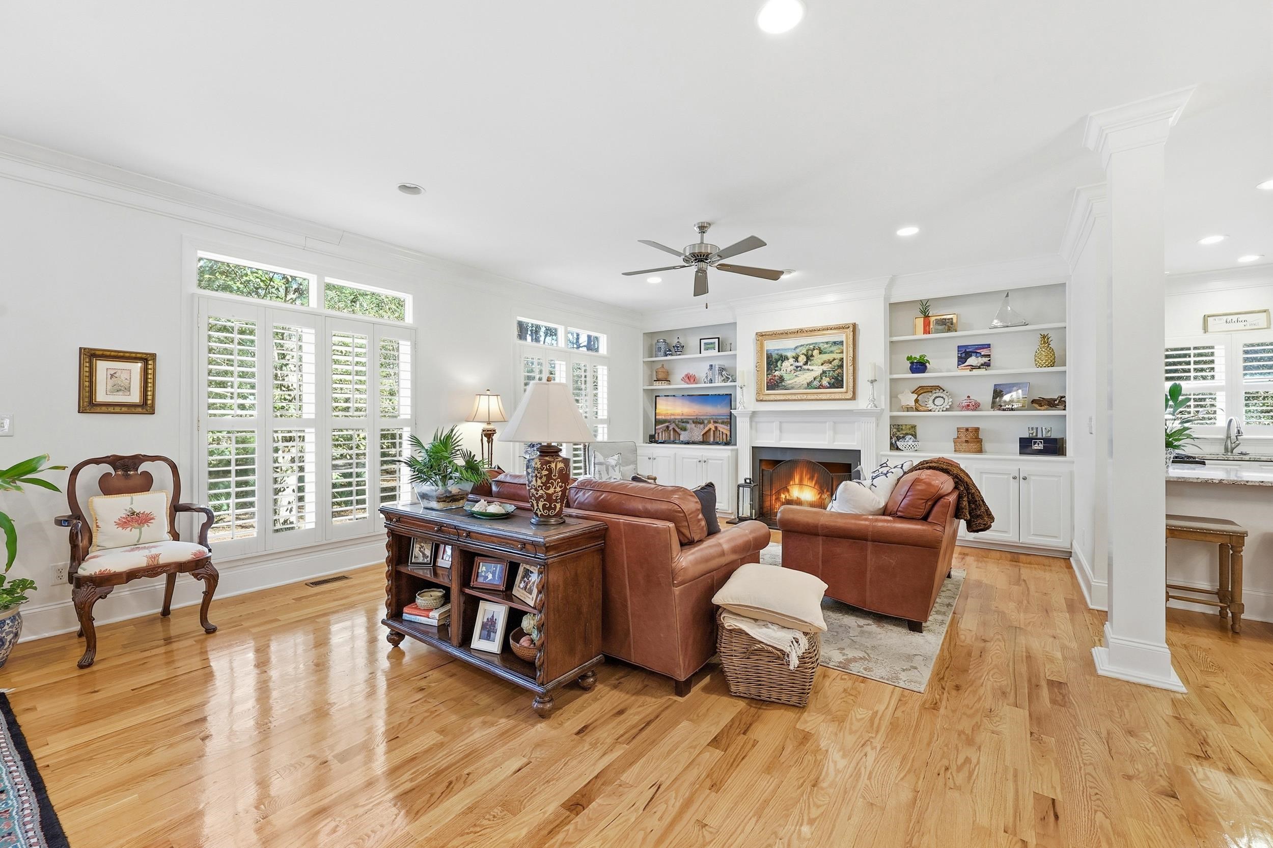 213 Old Carriage Loop Property Photo 8