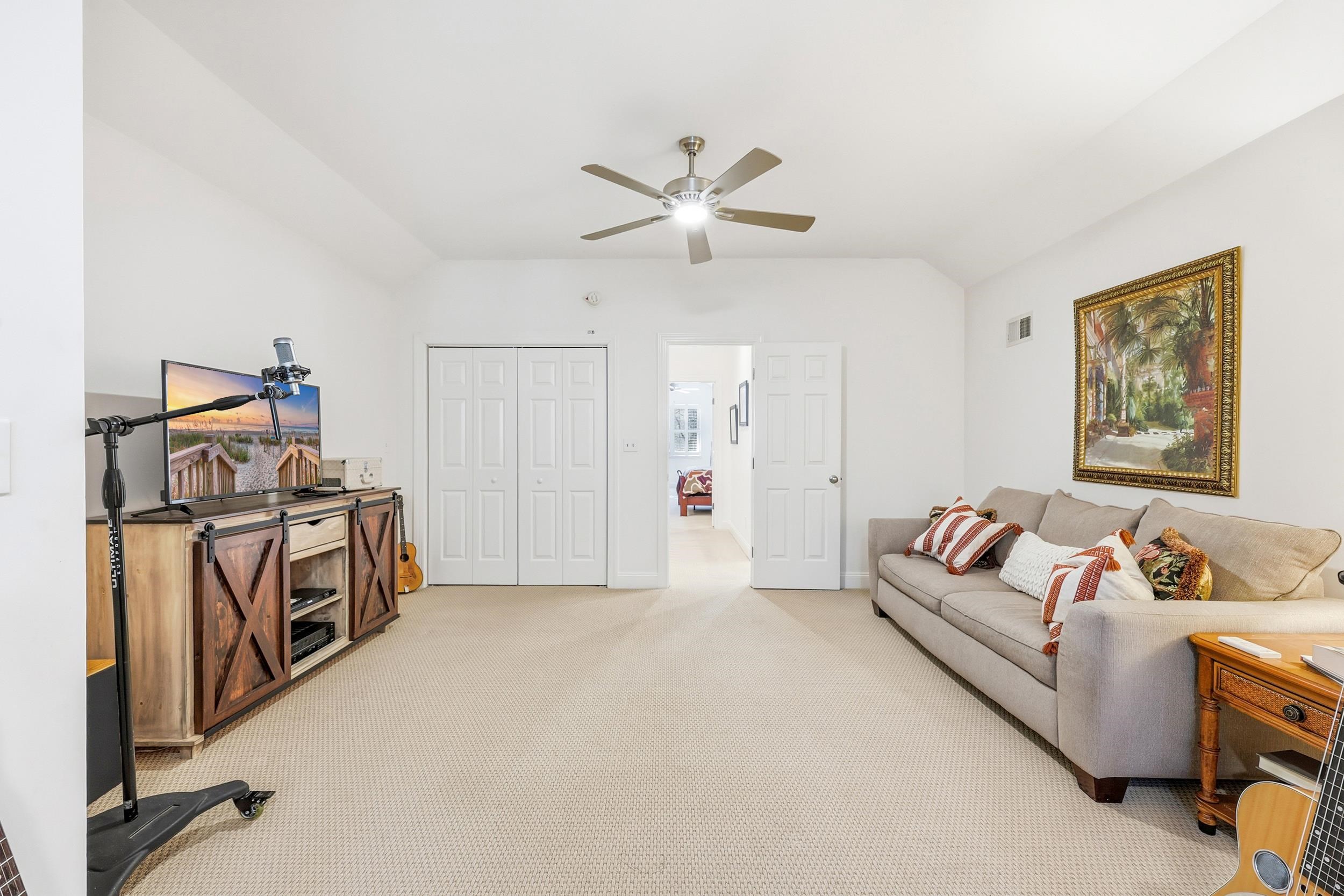213 Old Carriage Loop Property Photo 33
