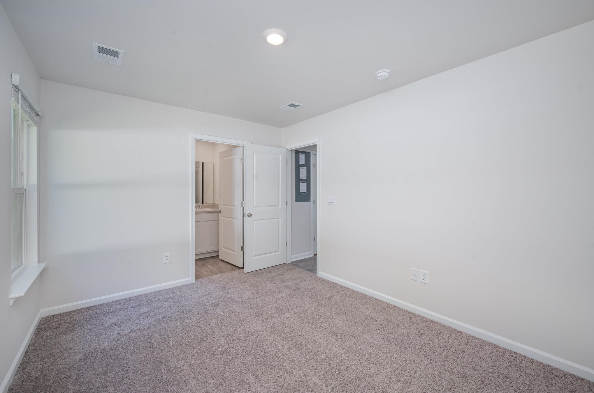 236 Ashworth Dr. Property Photo 6