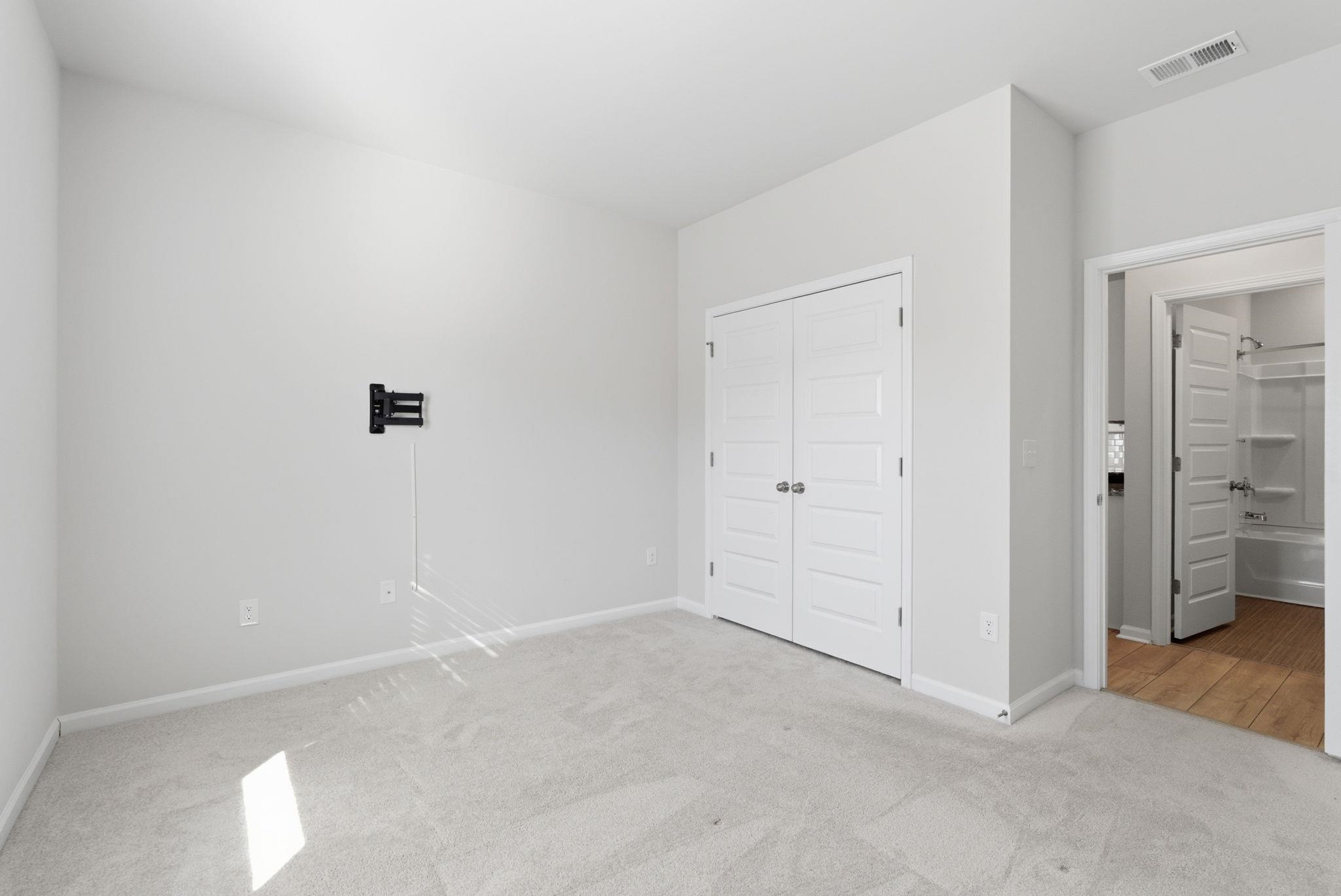 1580 Swing Bridge Way Property Photo 17