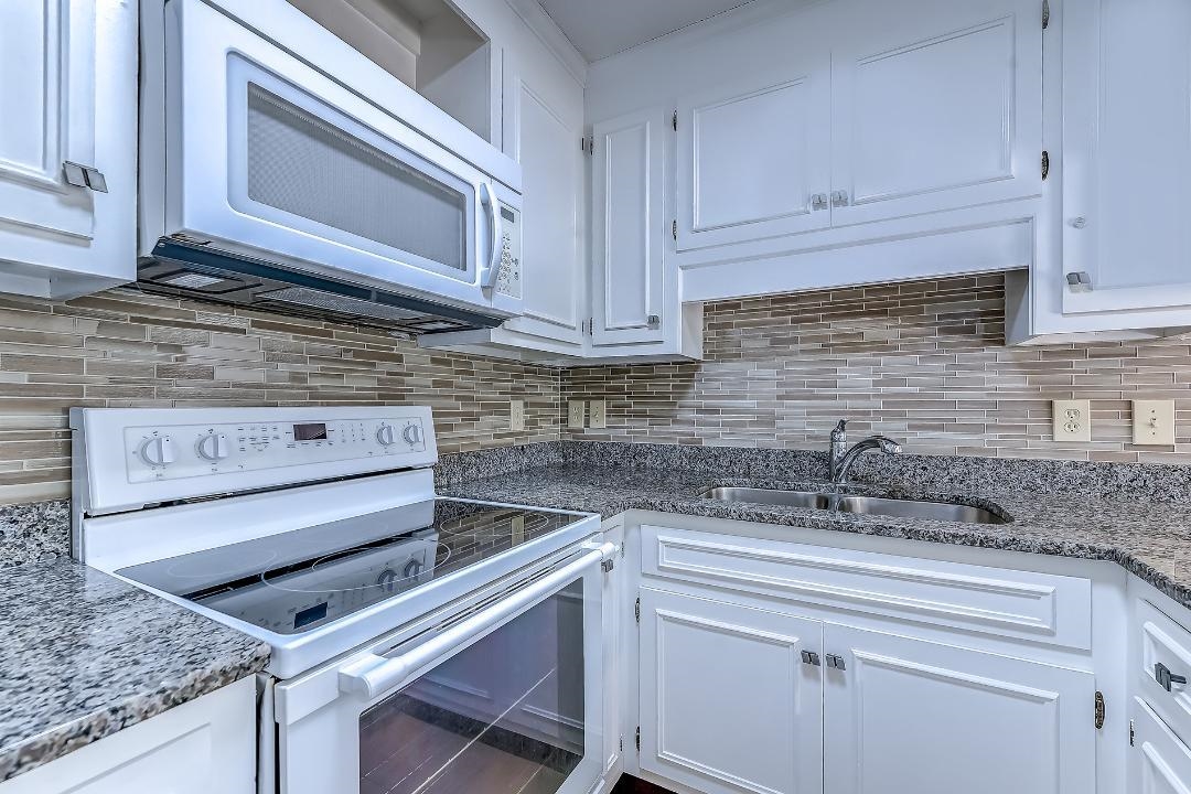 214 Maison Dr. Property Photo 4