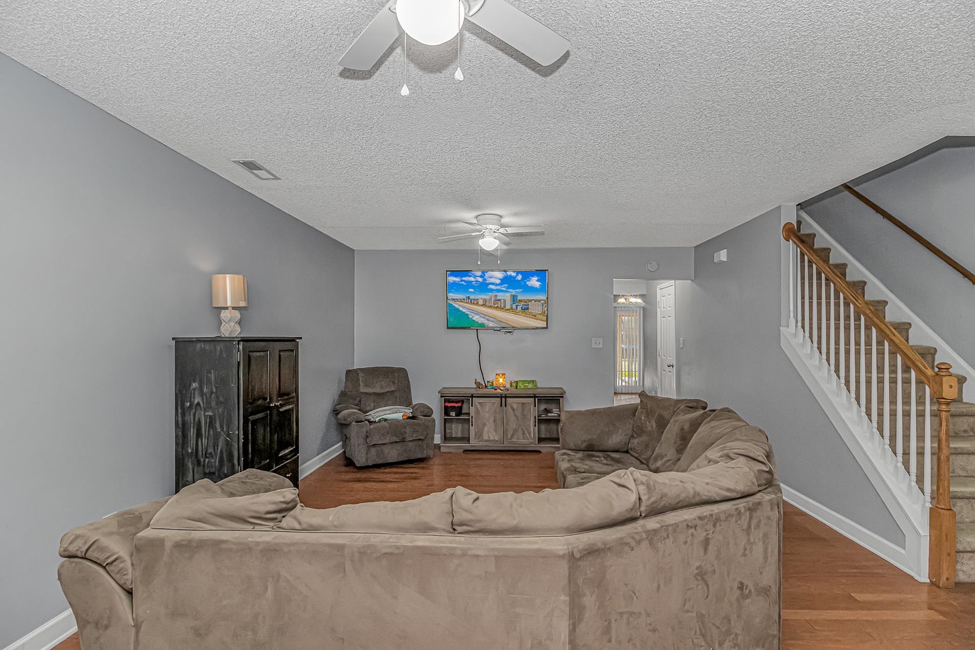 143 Clovis Circle Property Photo 3