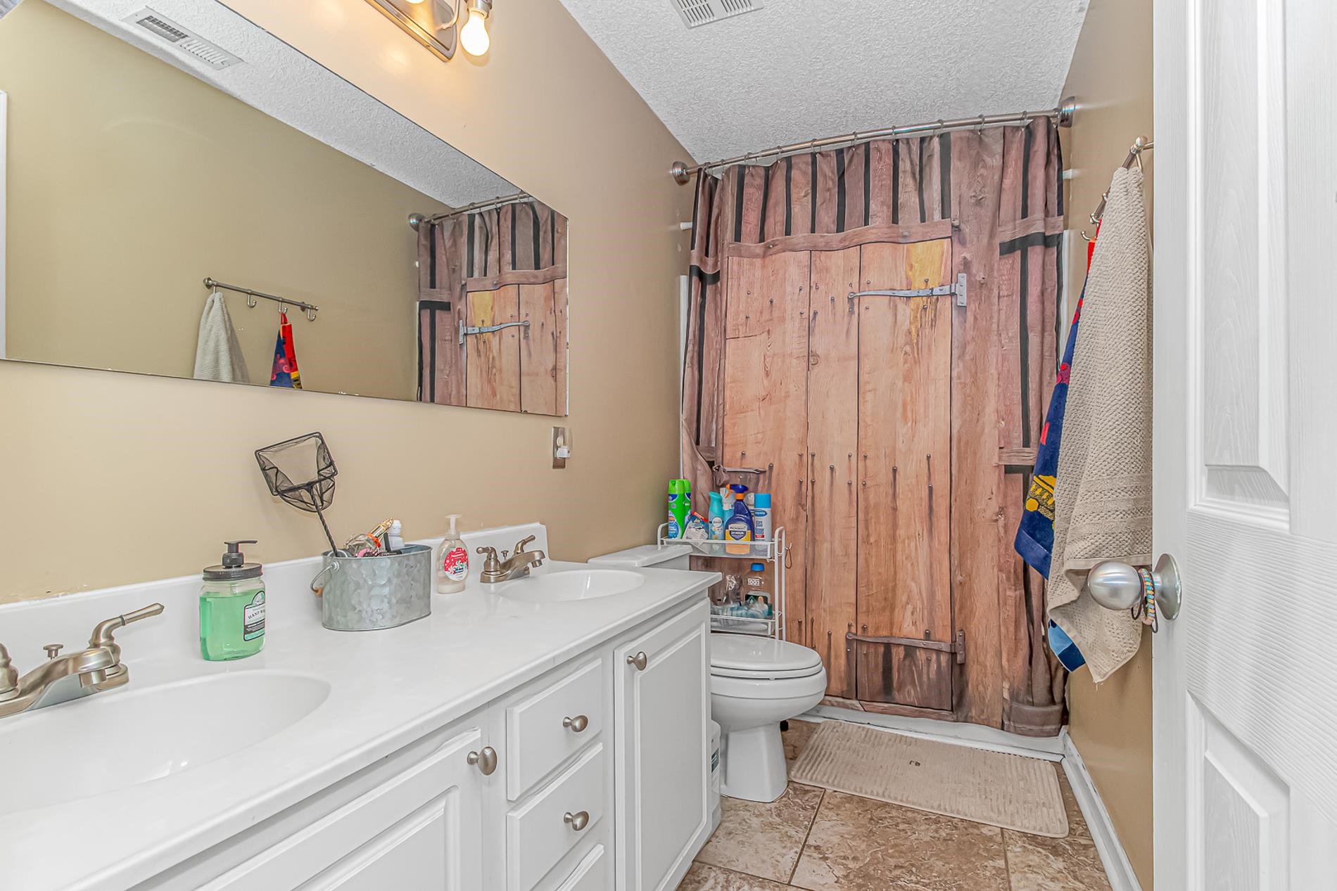 143 Clovis Circle Property Photo 16