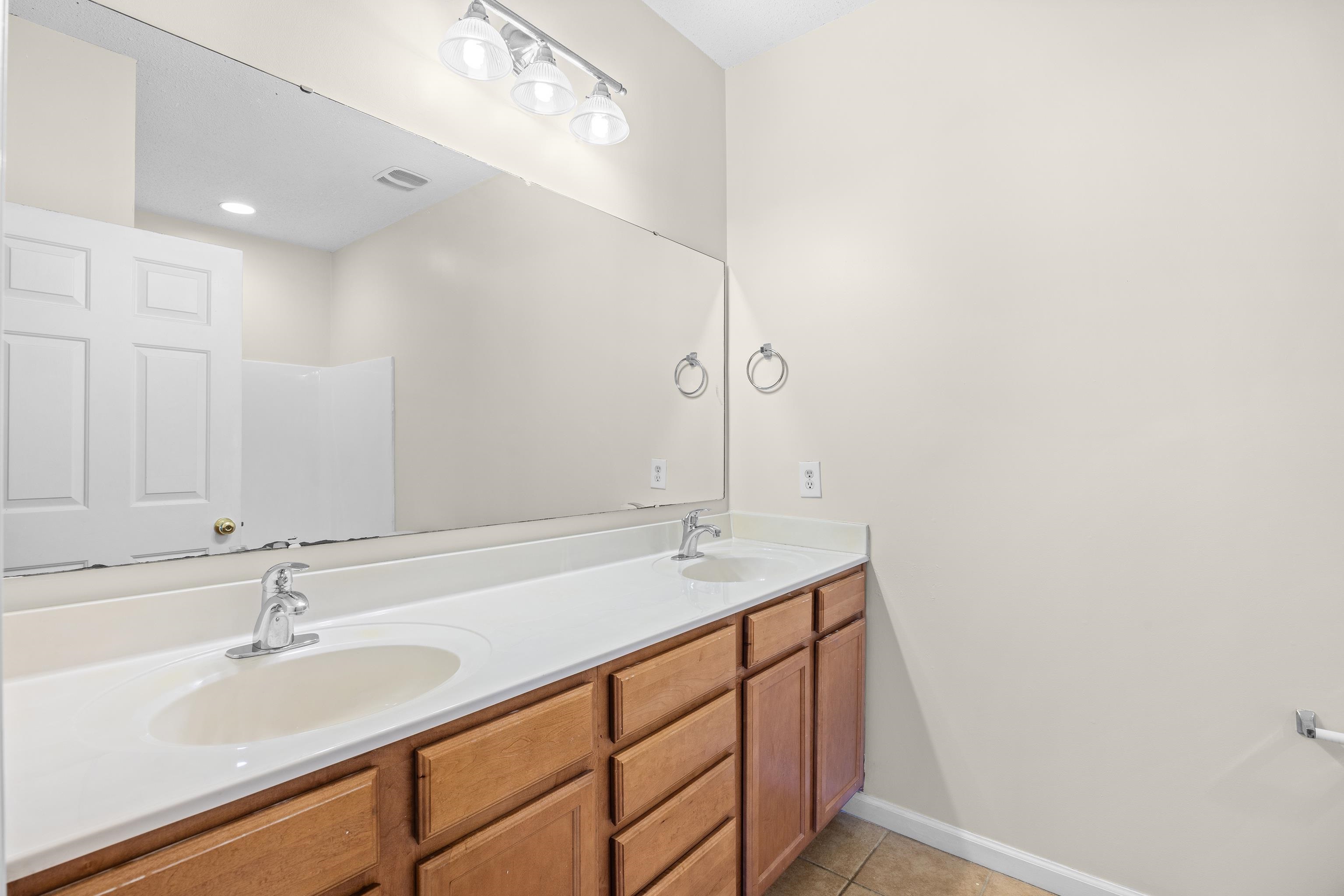 5846 Longwood Dr. Property Photo 19
