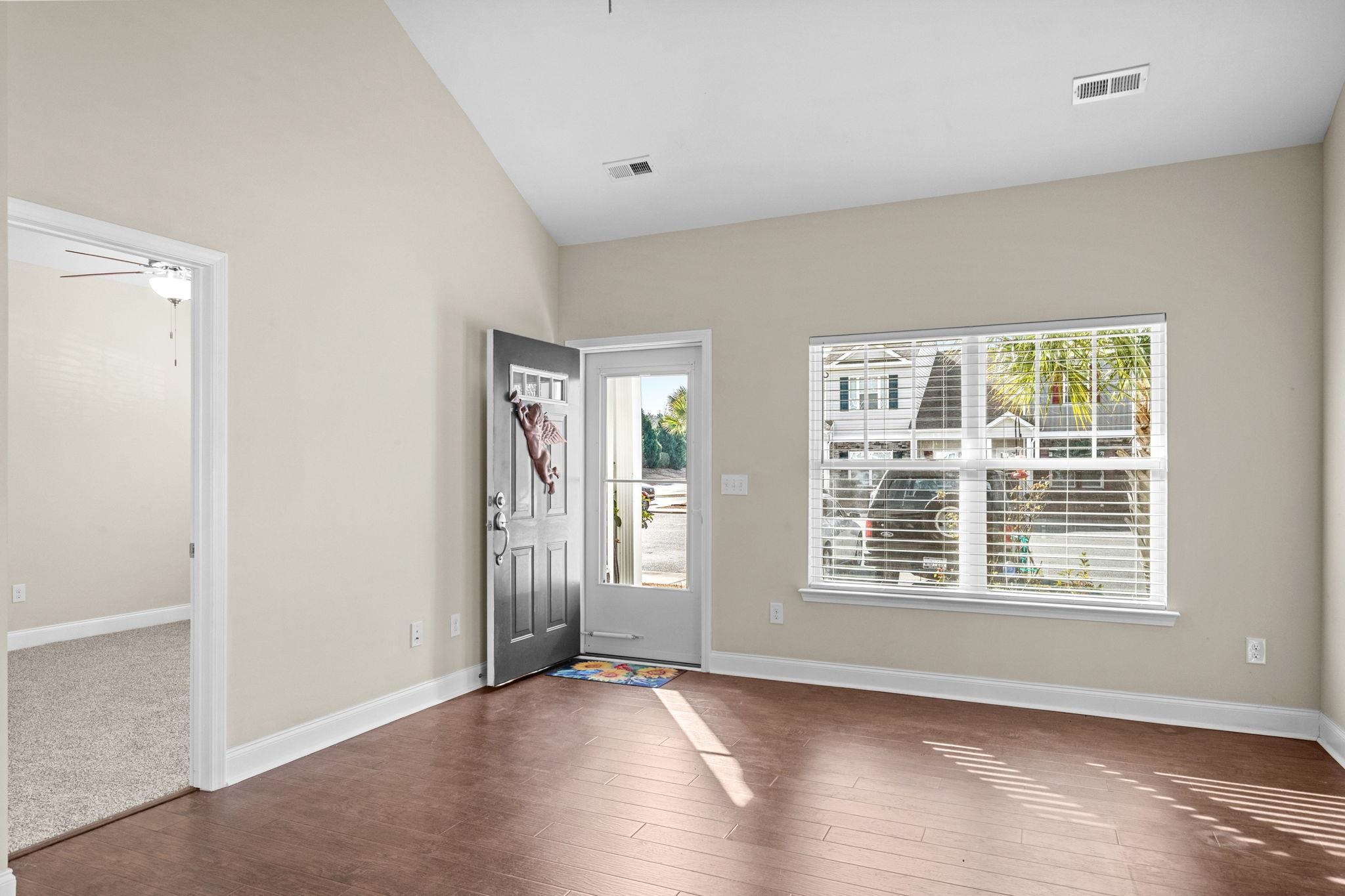 1086 Dinger Ct. Property Photo 6
