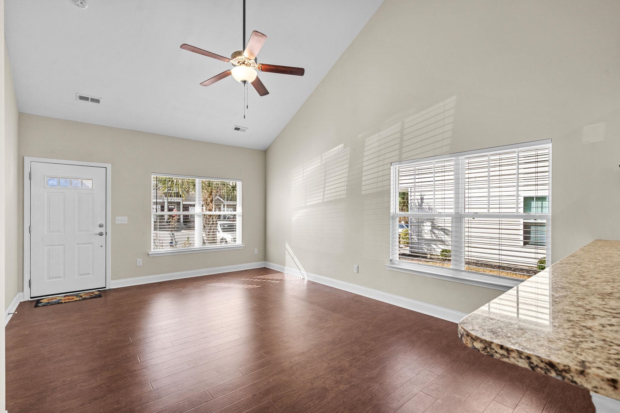 1086 Dinger Ct. Property Photo 7