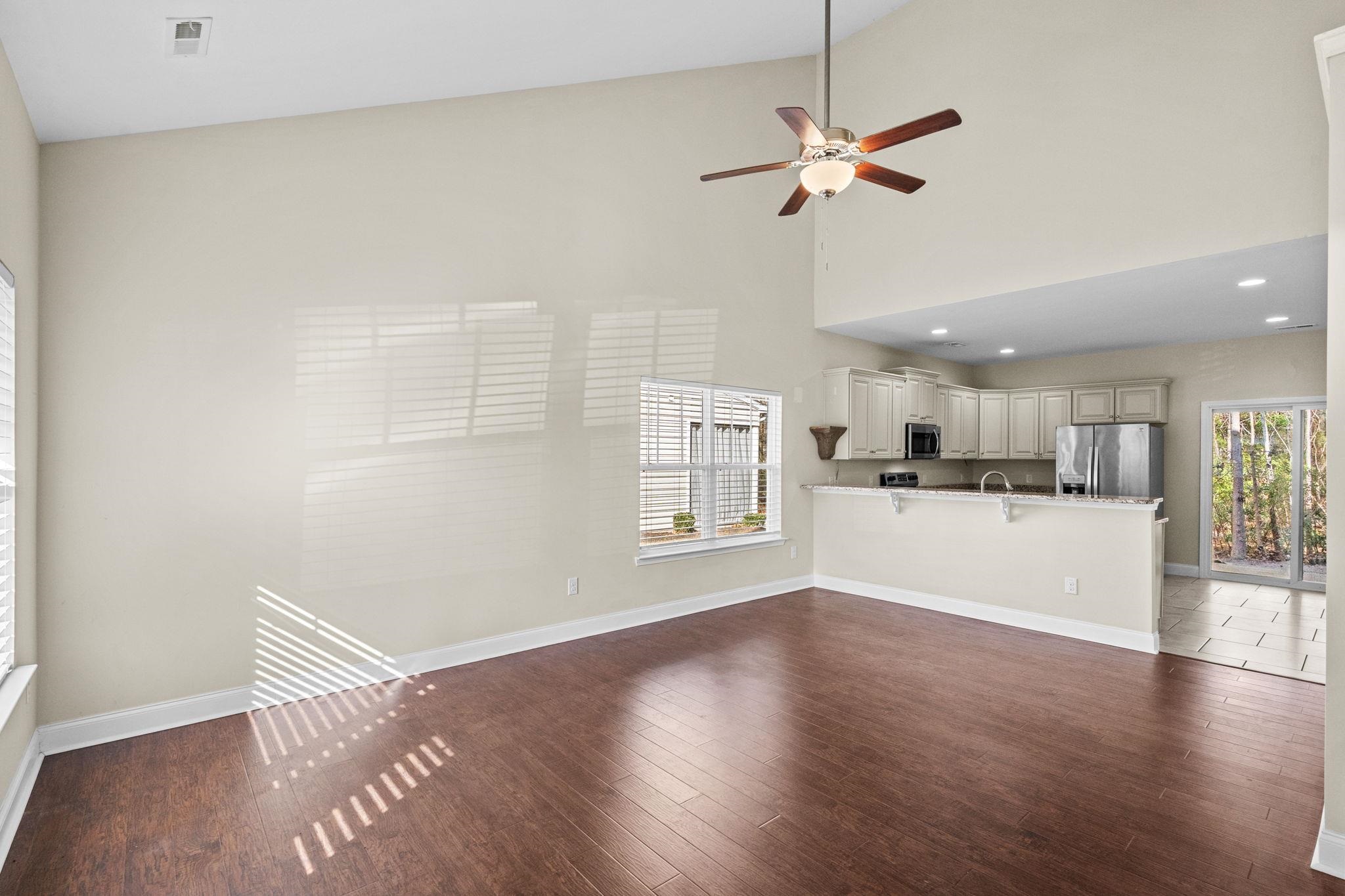 1086 Dinger Ct. Property Photo 8
