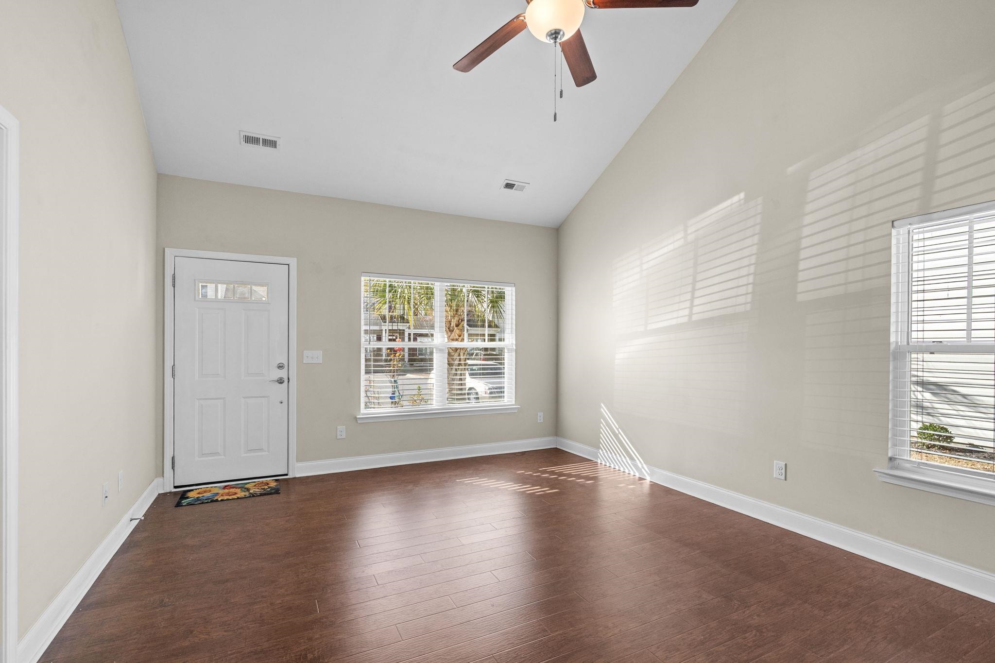 1086 Dinger Ct. Property Photo 9