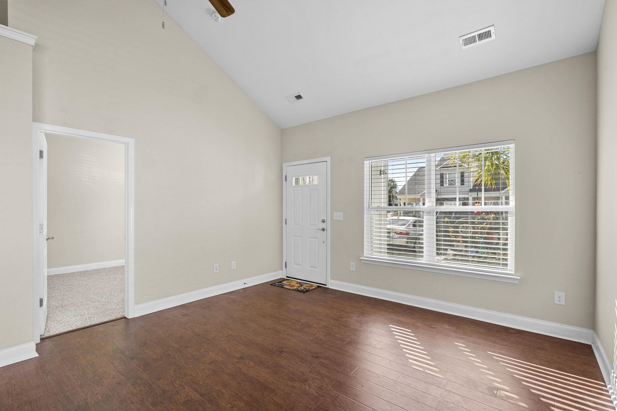 1086 Dinger Ct. Property Photo 10