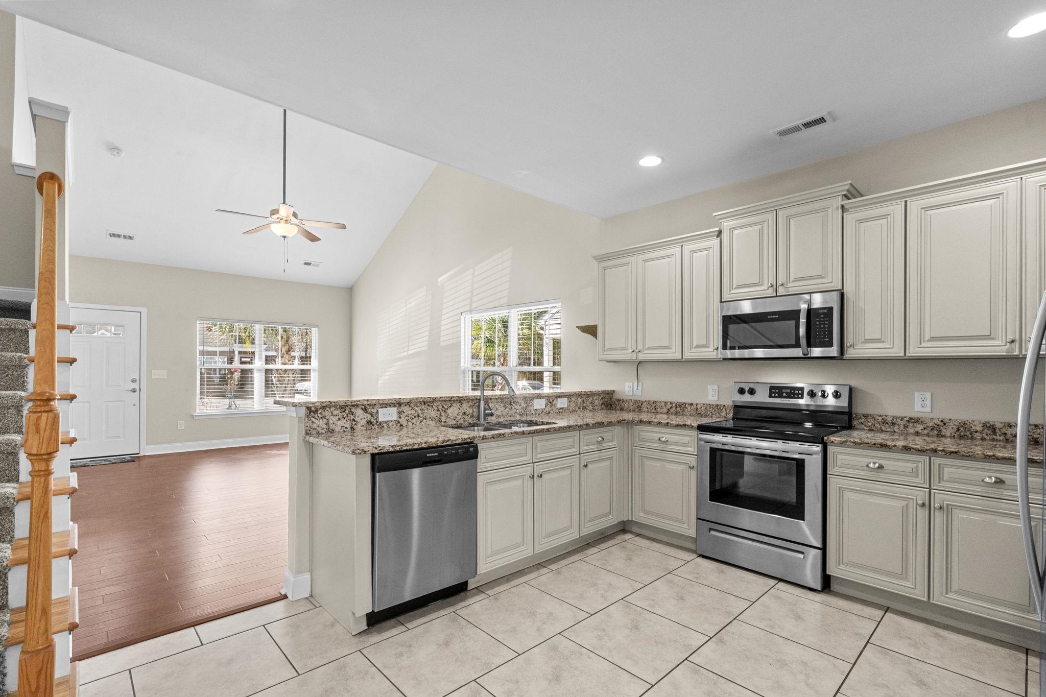 1086 Dinger Ct. Property Photo 16