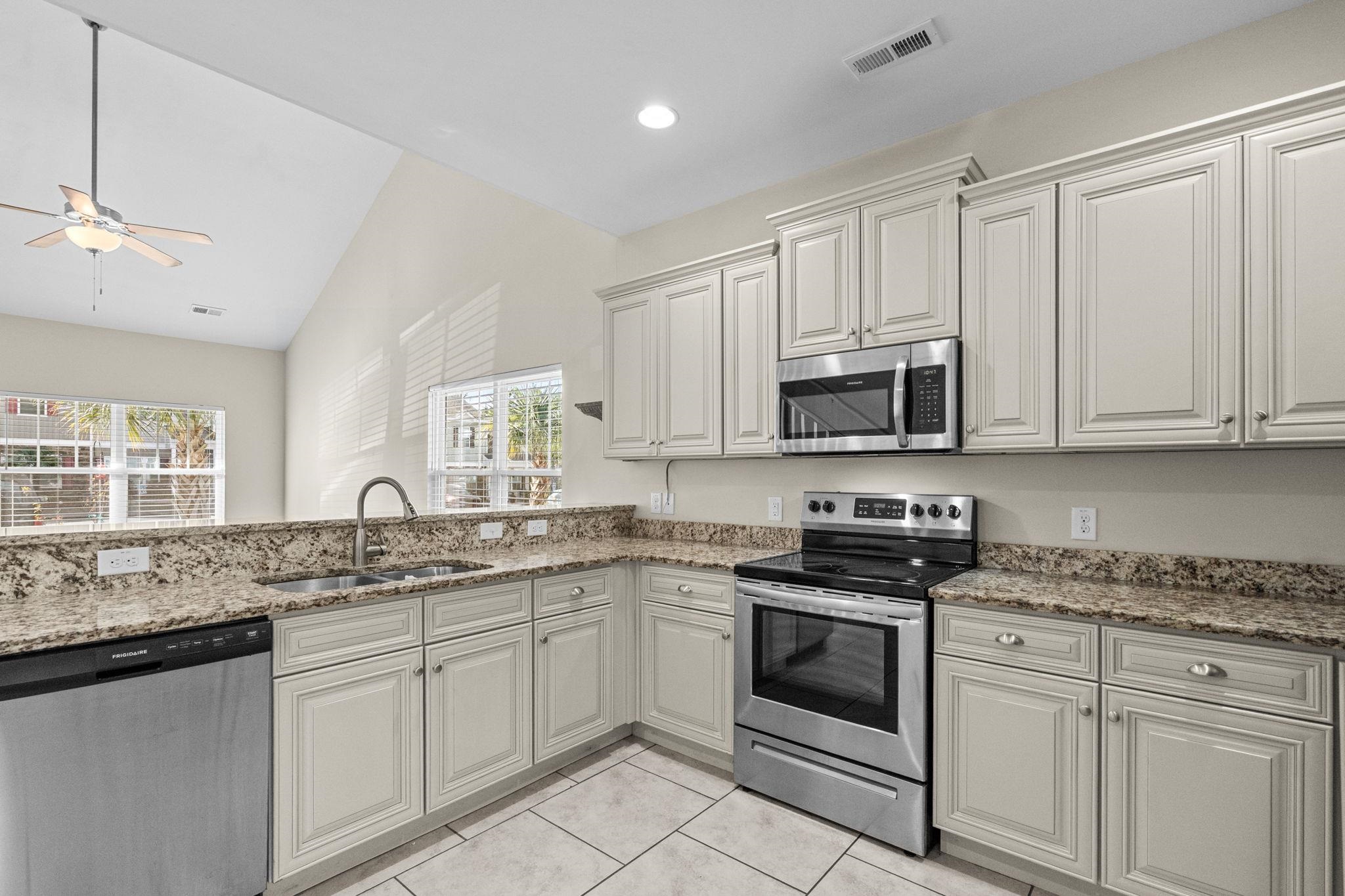 1086 Dinger Ct. Property Photo 18