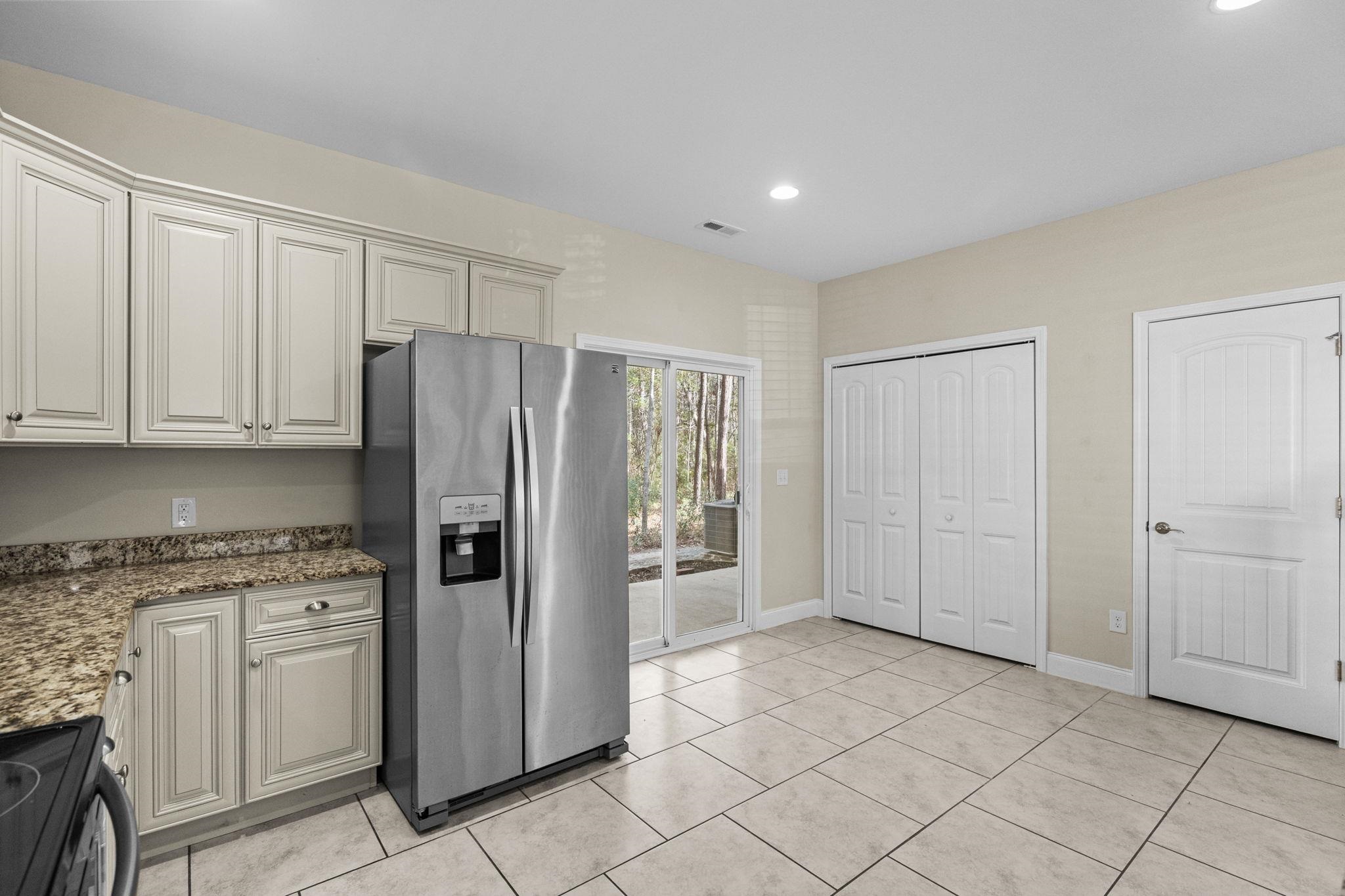 1086 Dinger Ct. Property Photo 20