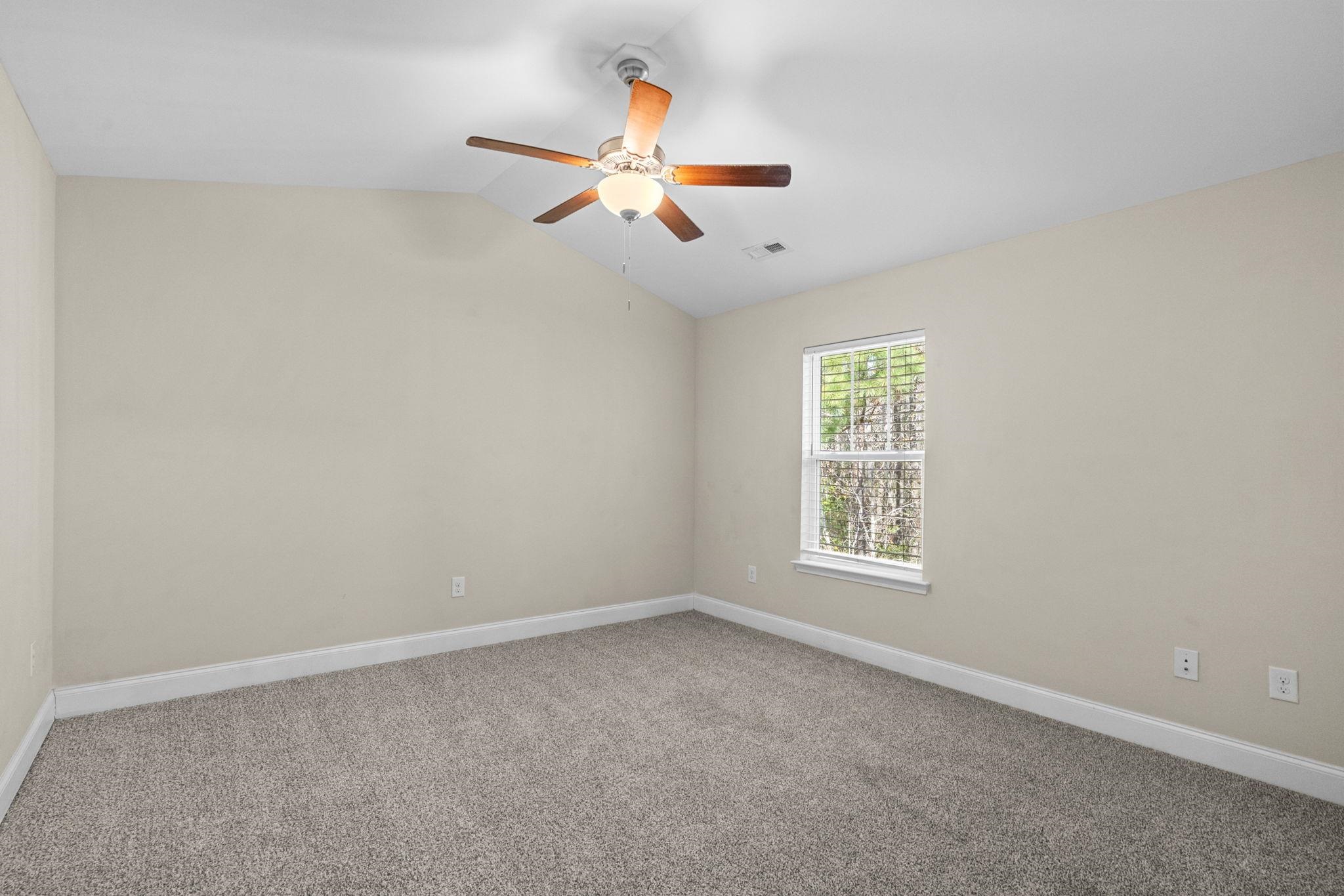 1086 Dinger Ct. Property Photo 27