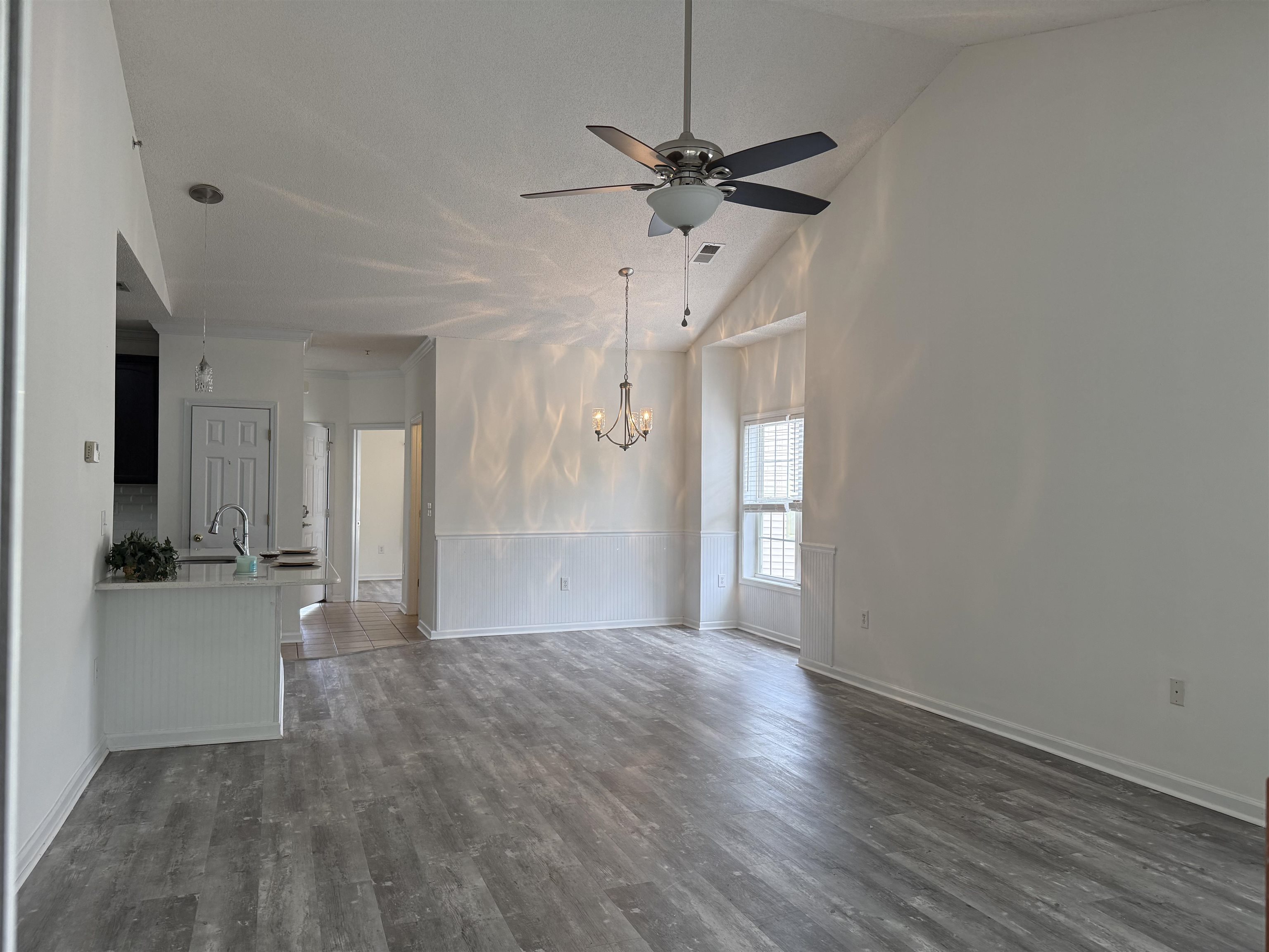 5828 Longwood Dr. Property Photo 10