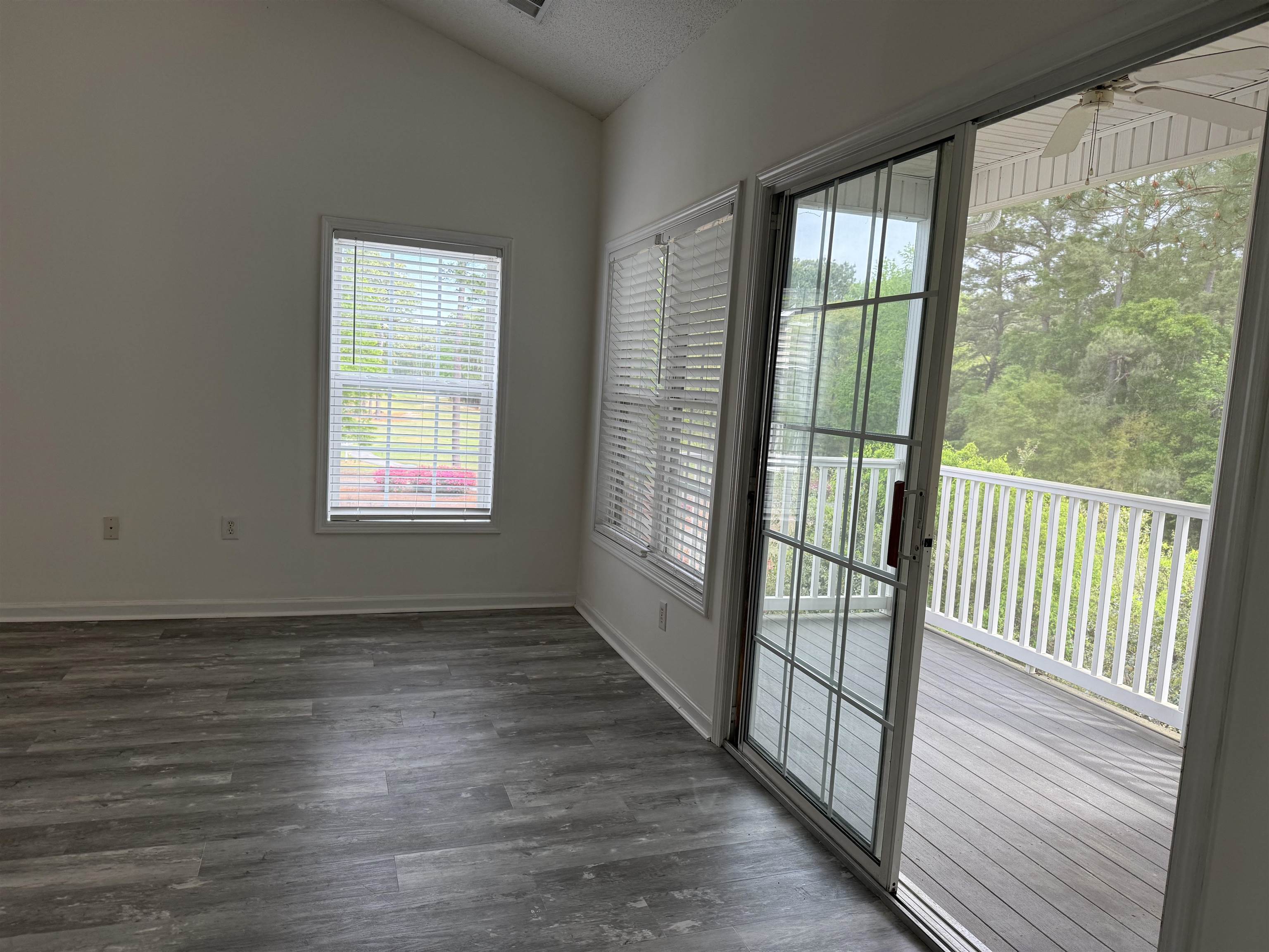 5828 Longwood Dr. Property Photo 14