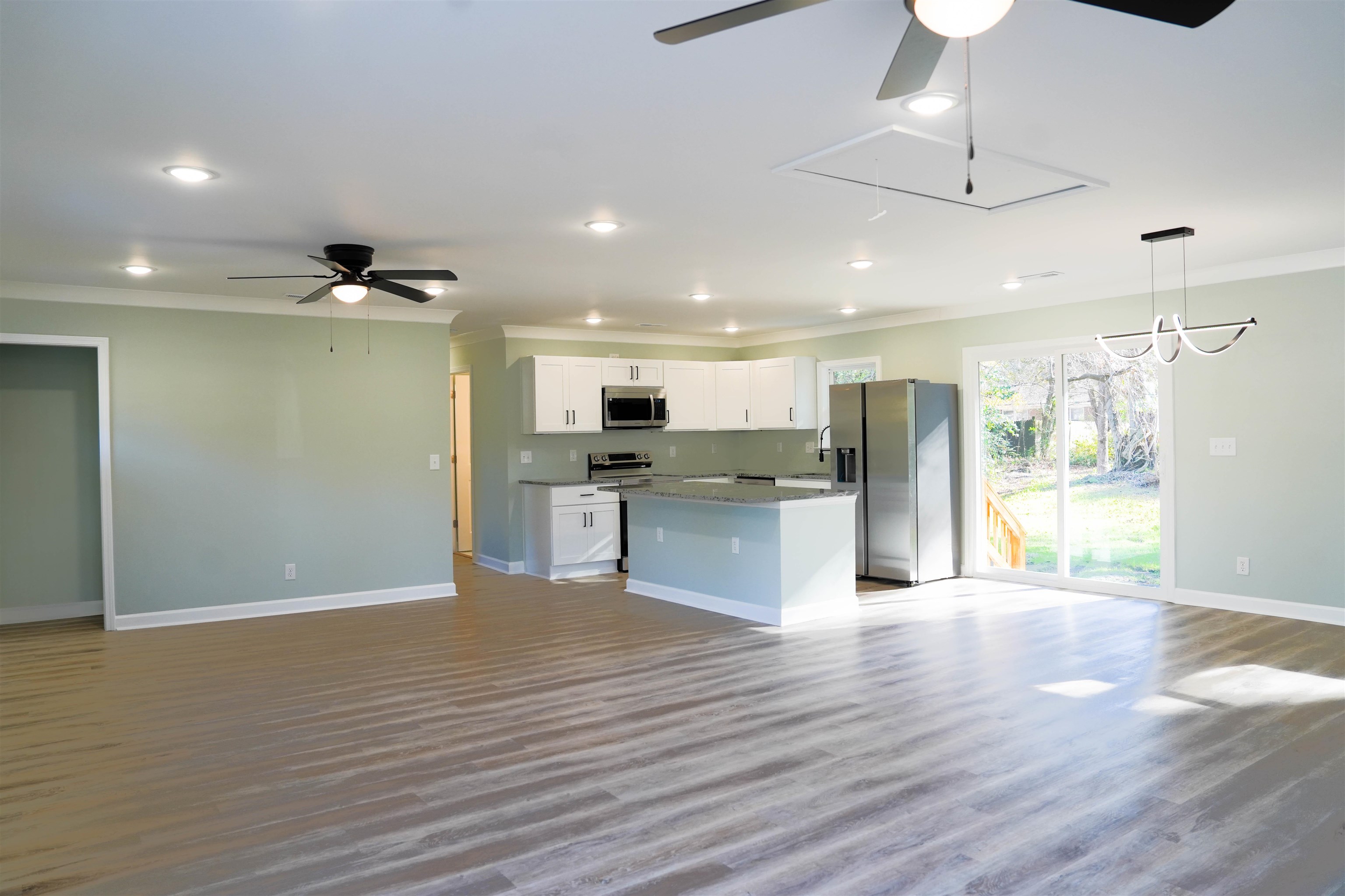 1104 Ragin St. Property Photo 4