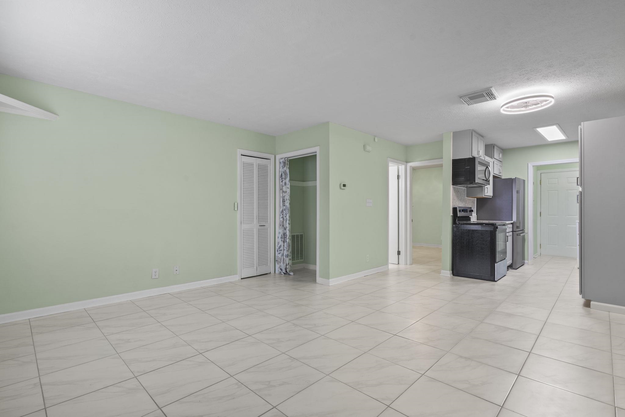 209 Cedar St. Property Photo 8