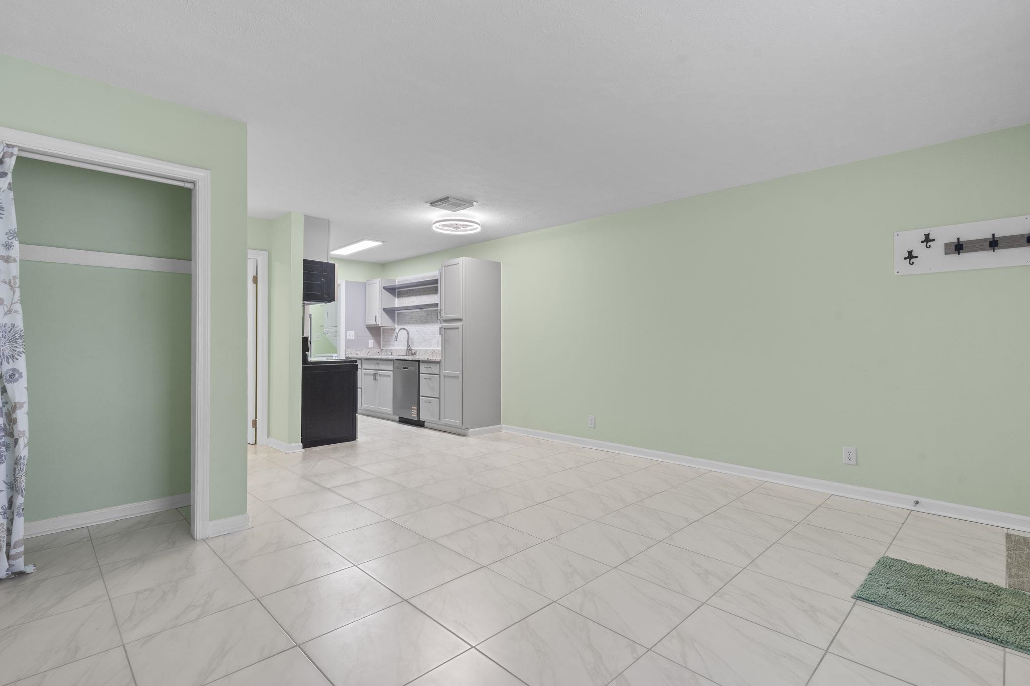209 Cedar St. Property Photo 9