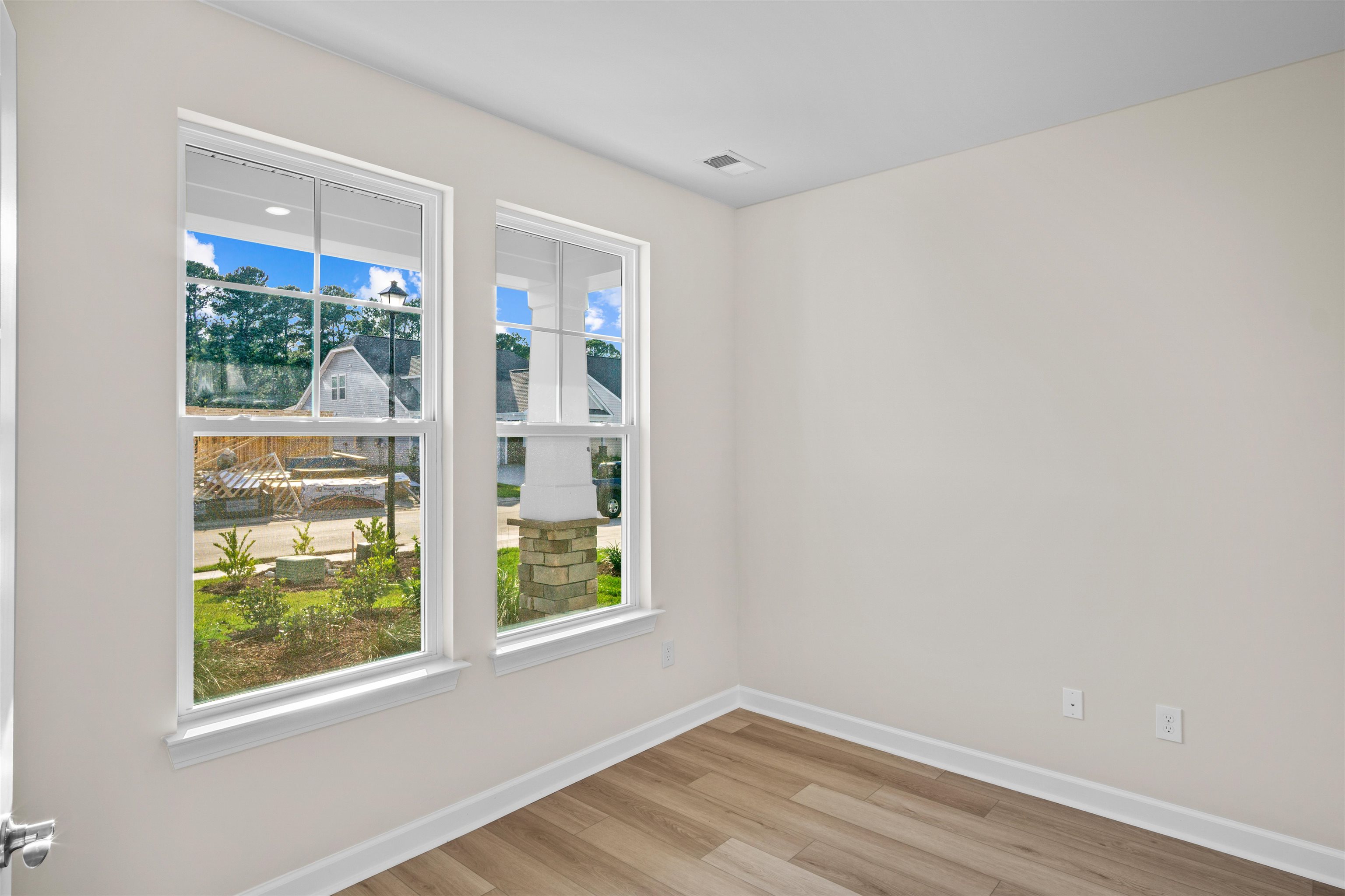 2040 Woodrush Loop Property Photo 5