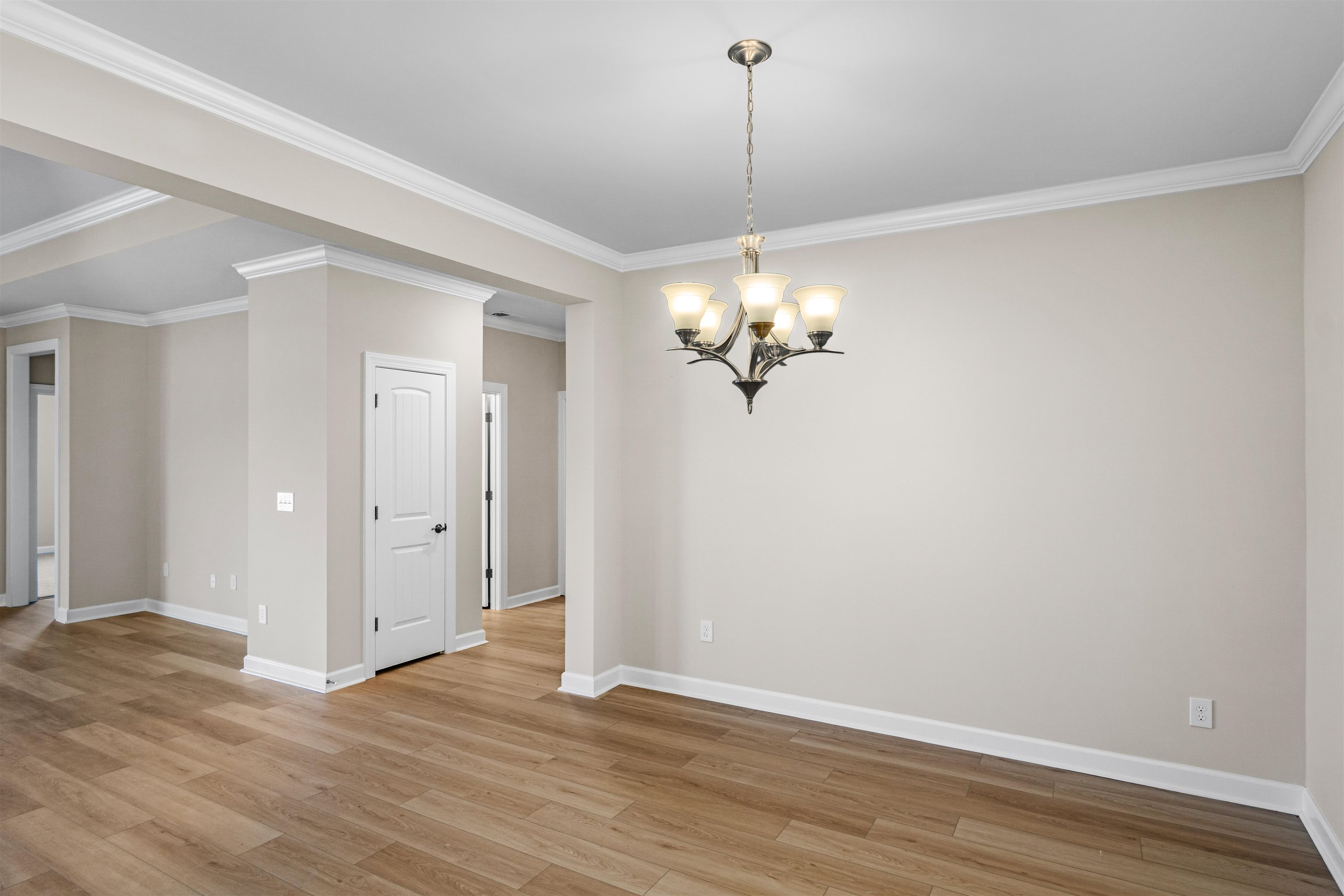 2040 Woodrush Loop Property Photo 8
