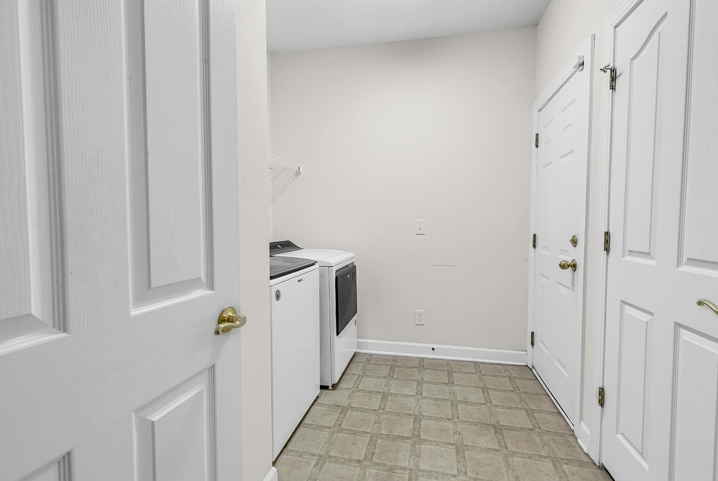 486 Camden Circle Property Photo 30