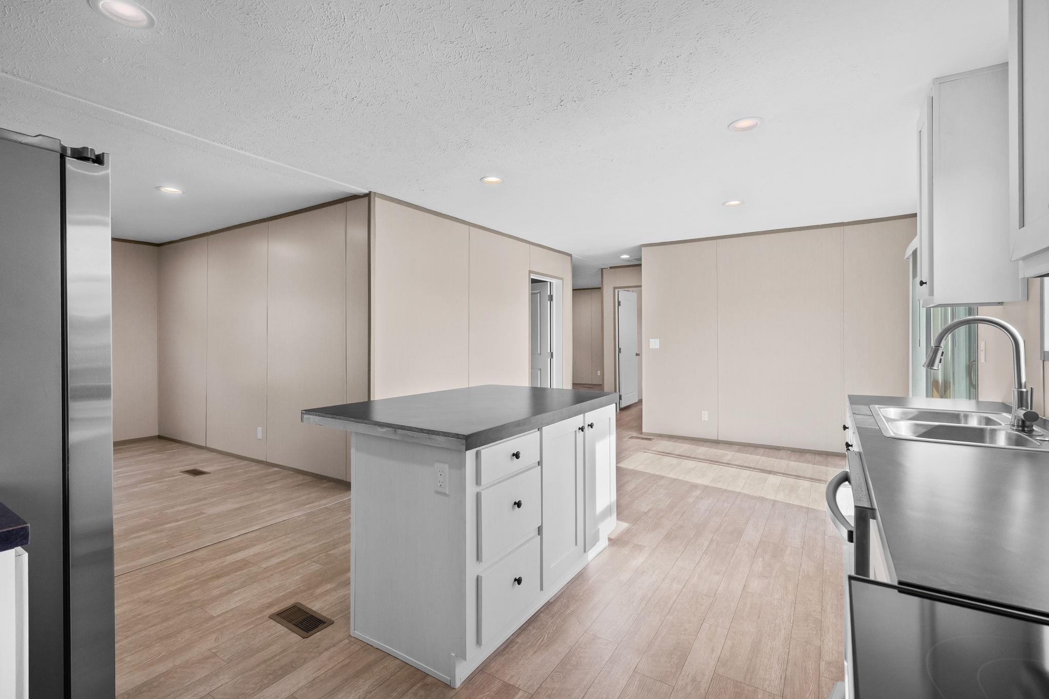 7136 Highway 366 Property Photo 9