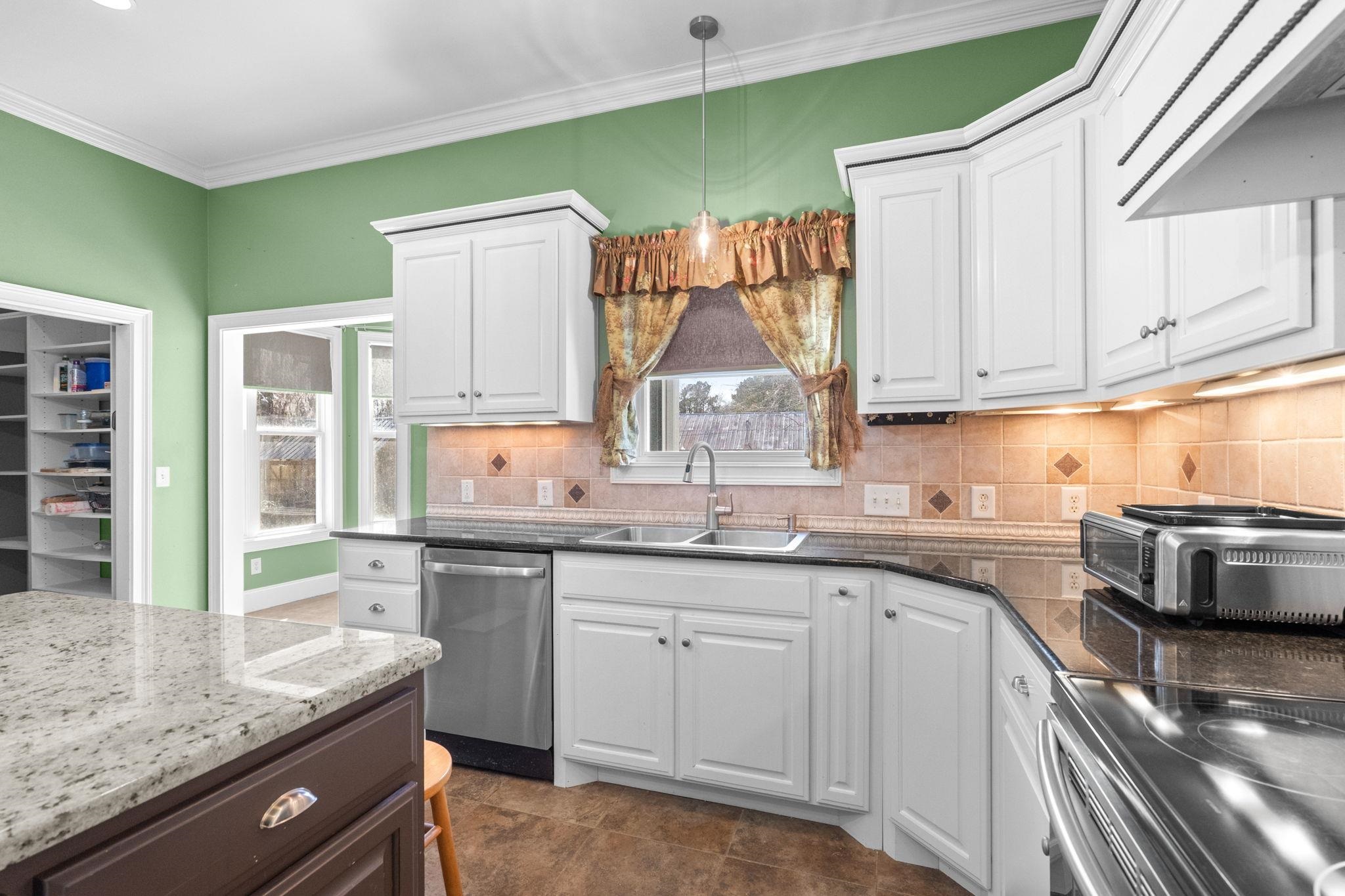 2950 Monaca Dr. Property Photo 11