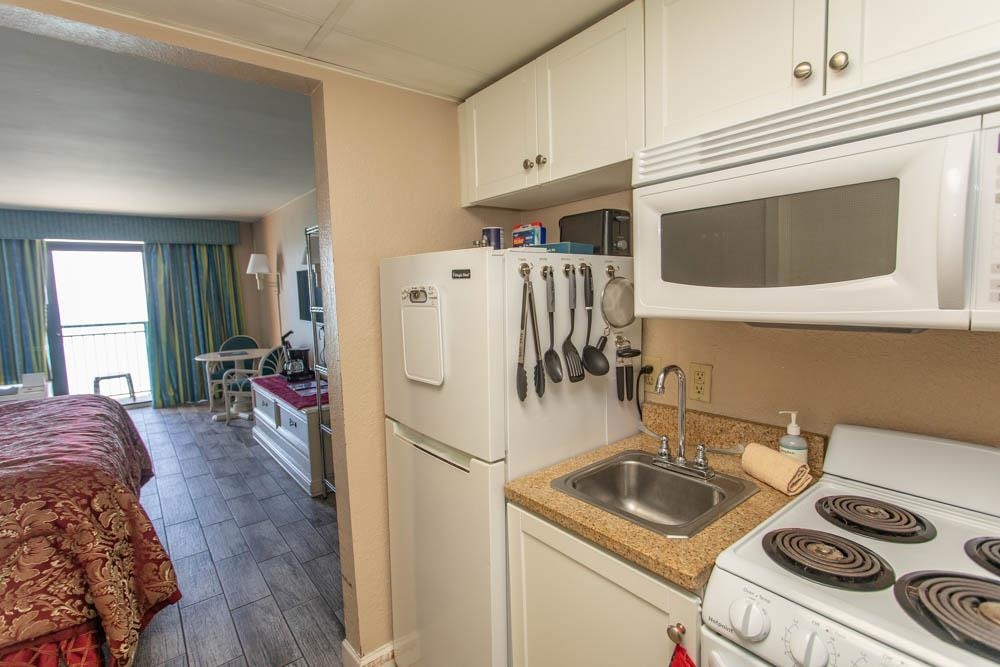 2207 S Ocean Blvd. Property Photo 3