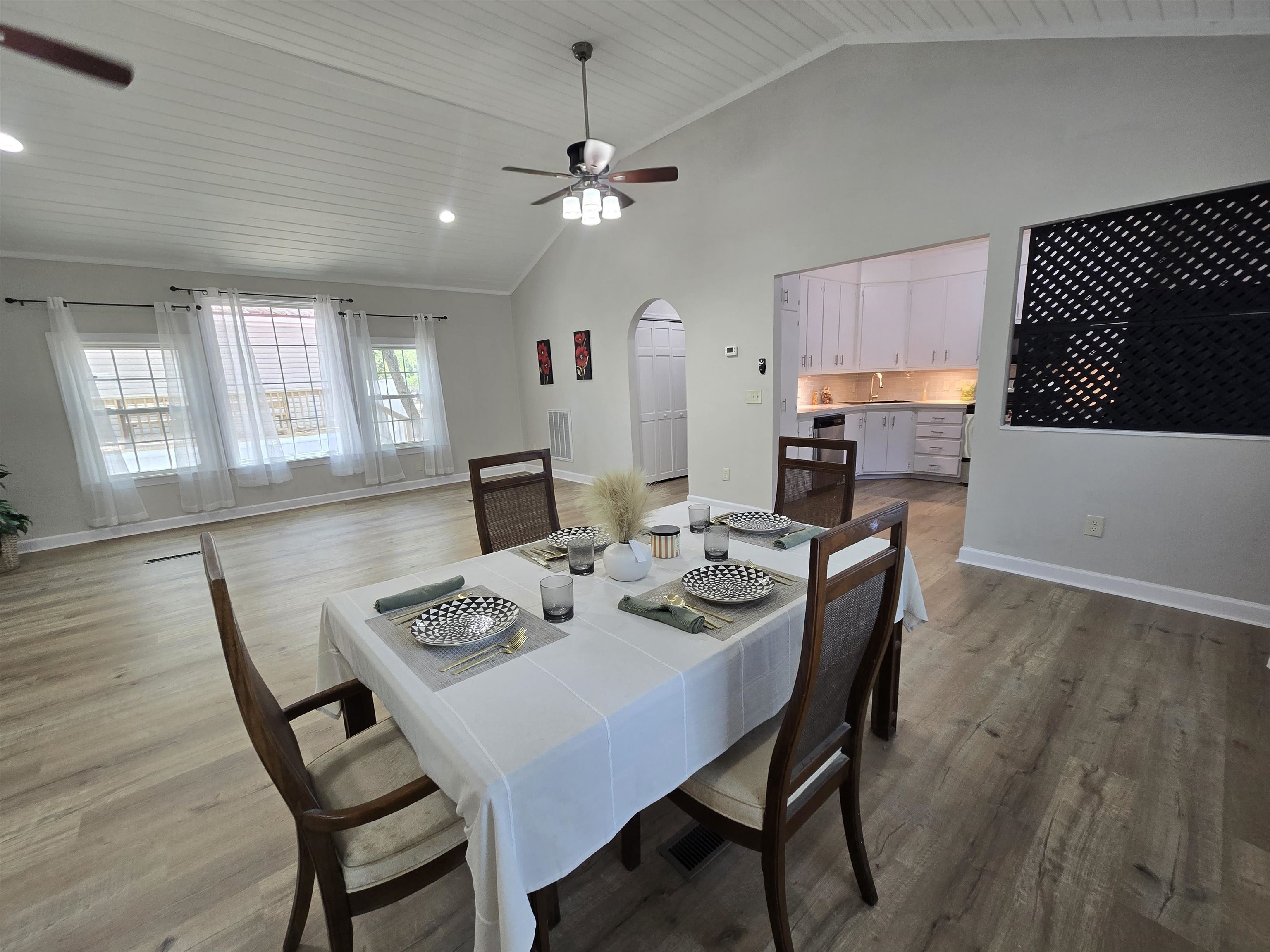517 Porter Dr. Property Photo 15