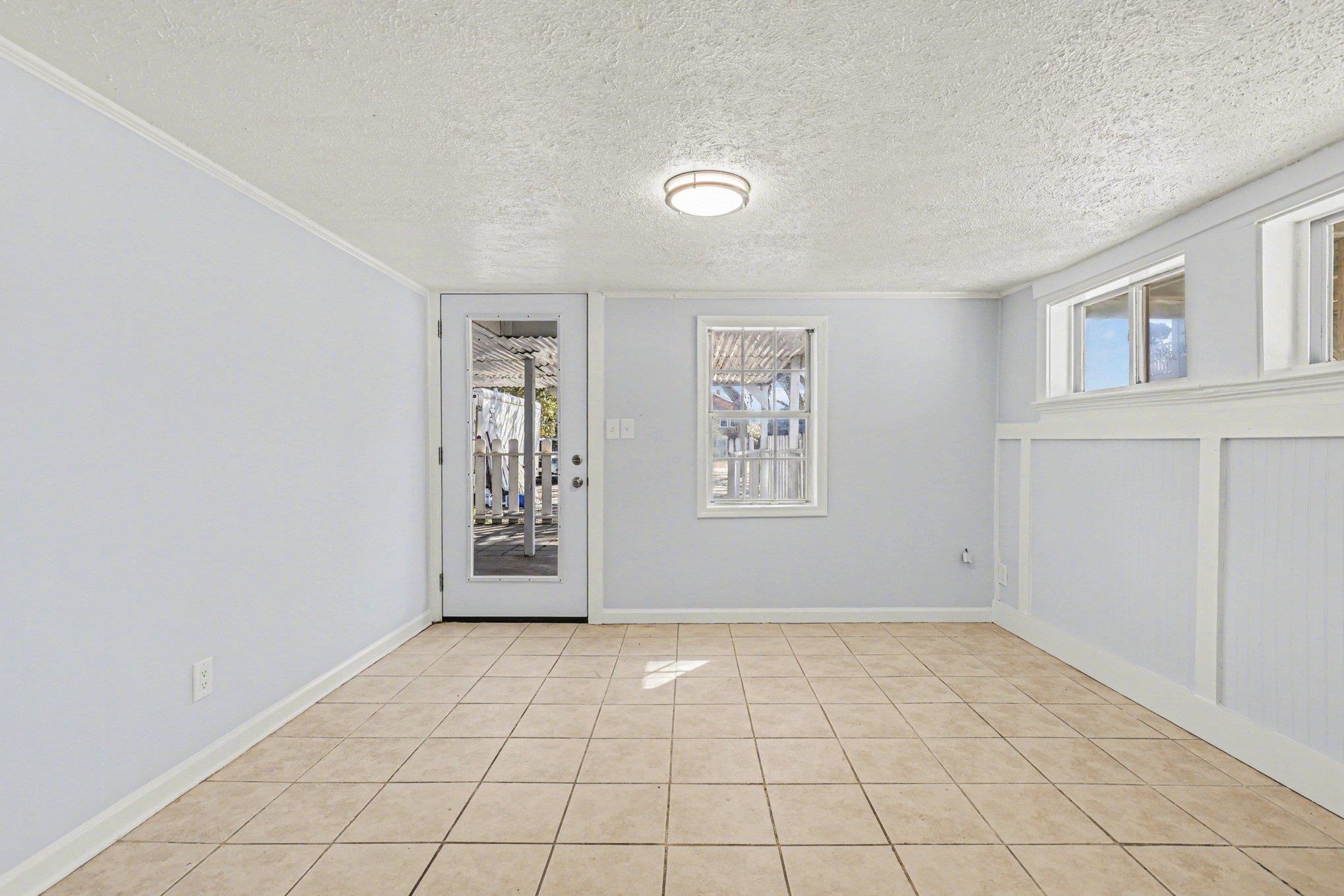 1710 Holly Dr. Property Photo 8
