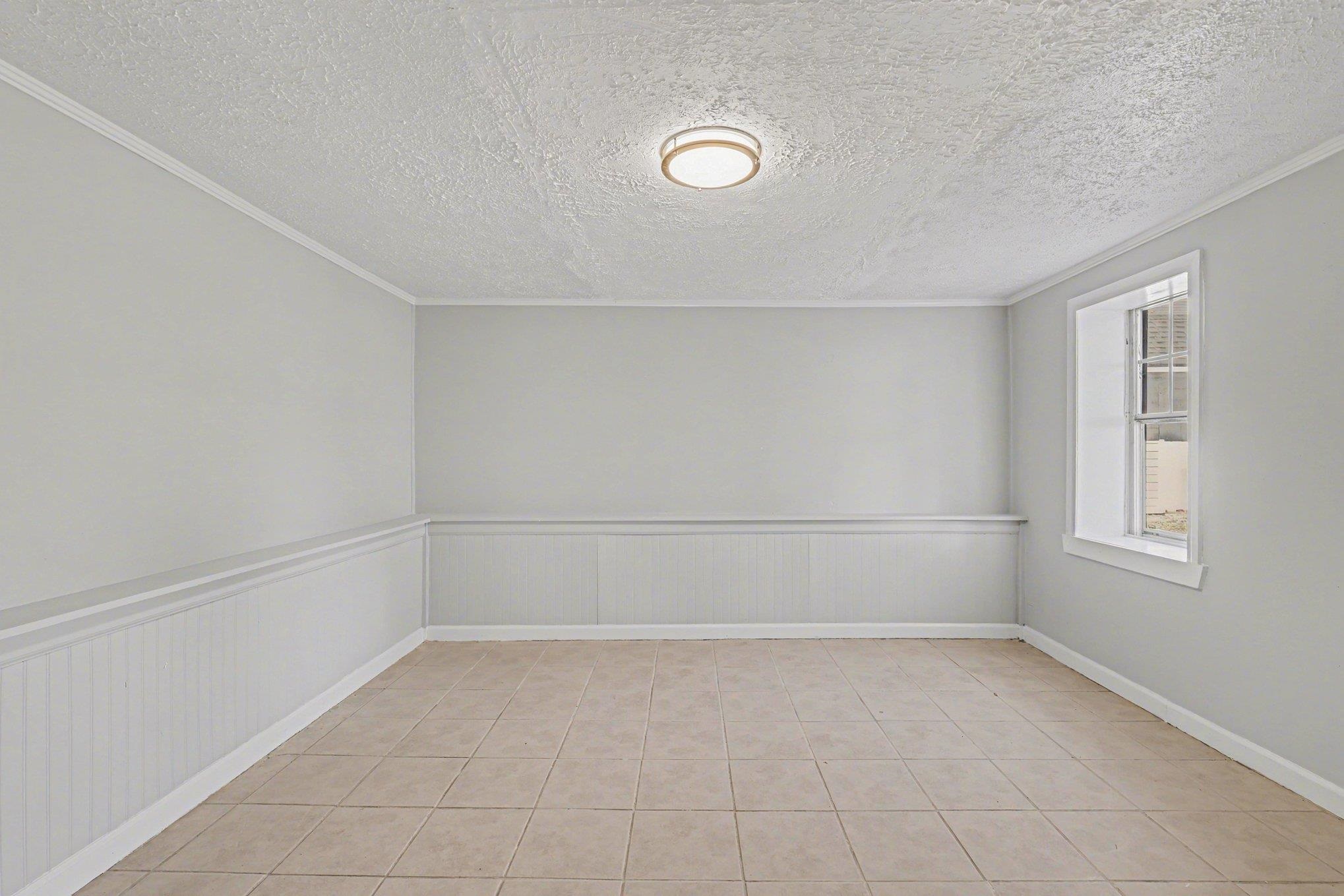 1710 Holly Dr. Property Photo 11