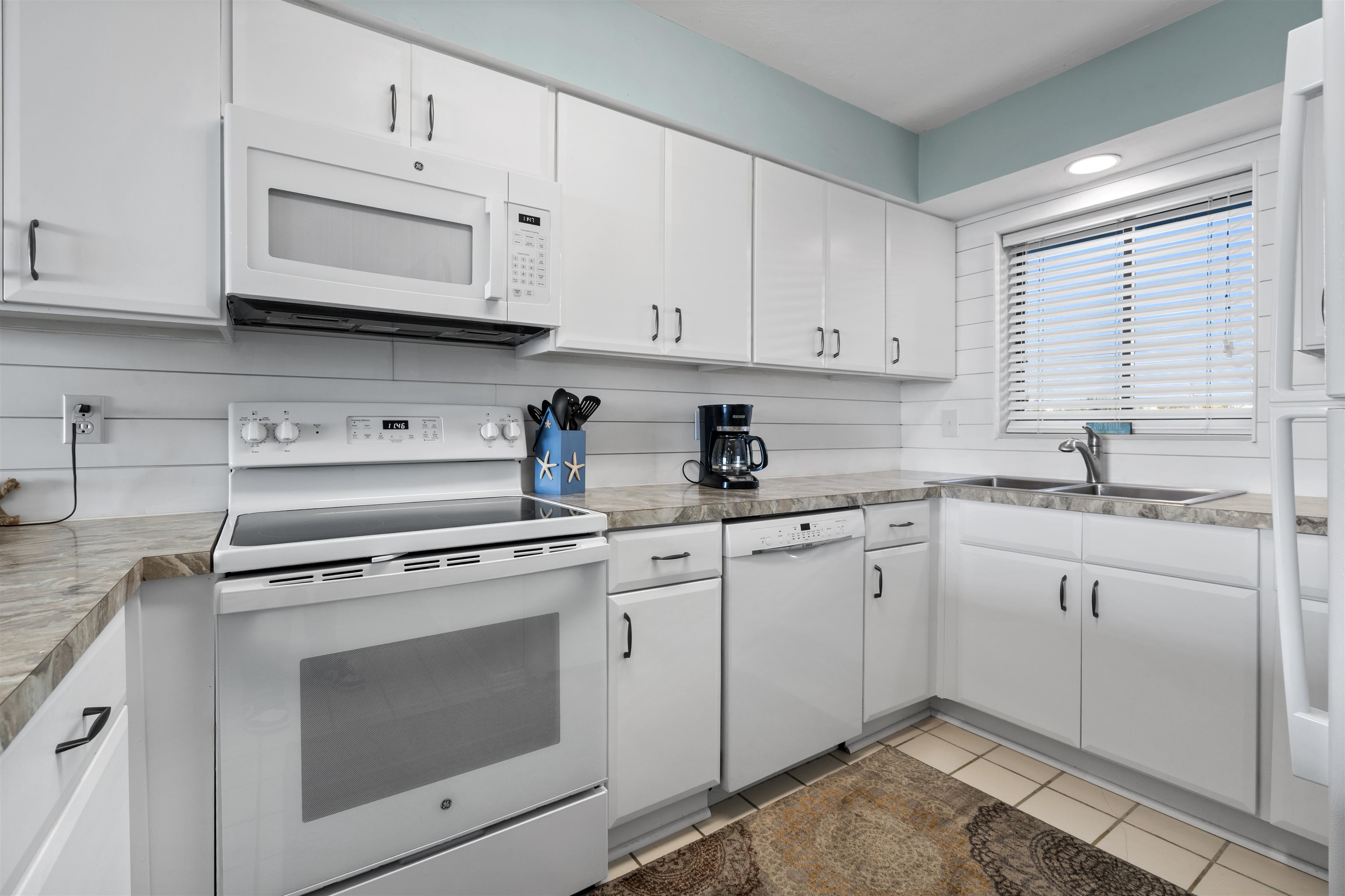 4719 S Ocean Blvd. Property Photo 8