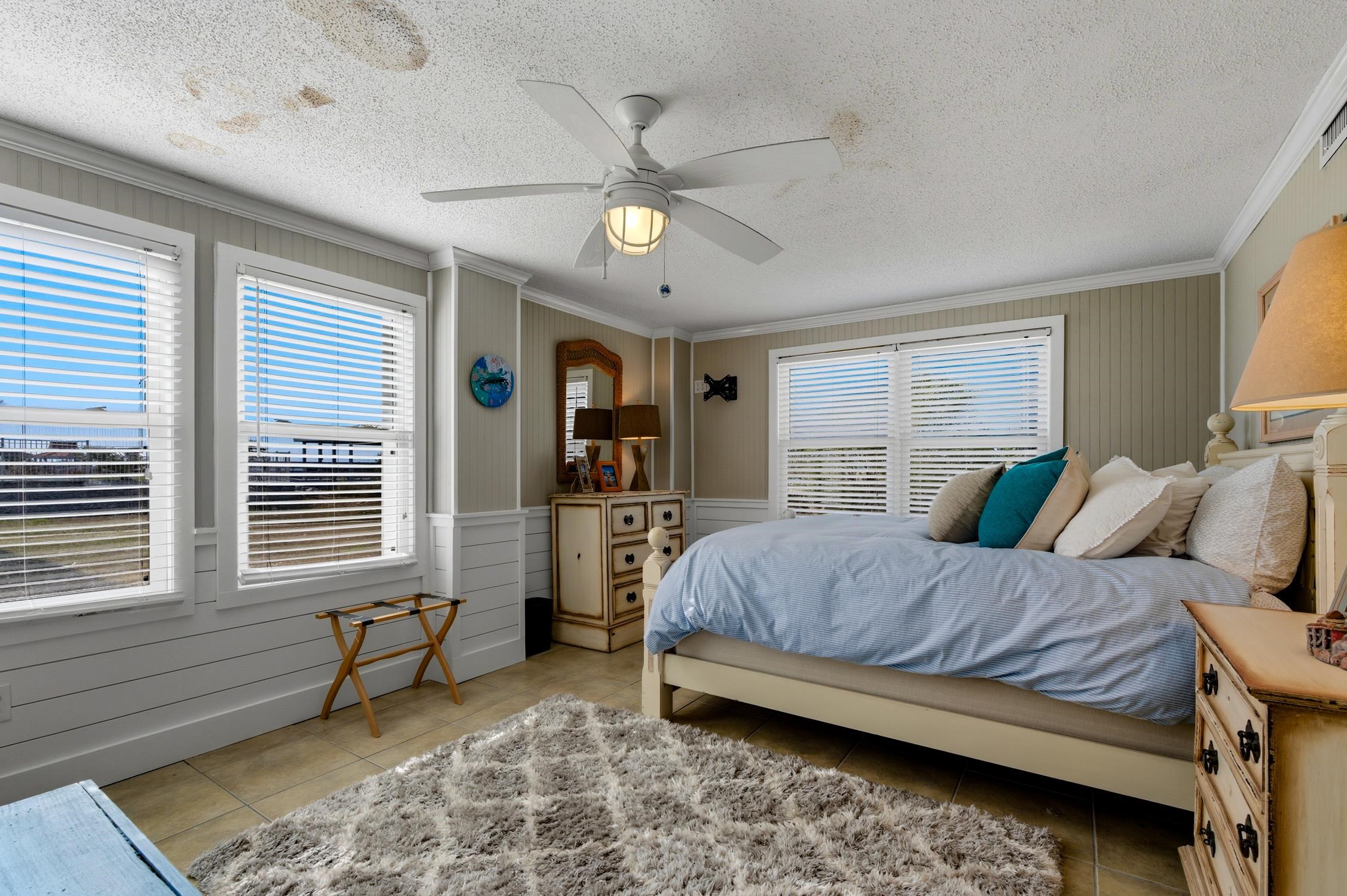 566 Yucca Ave. Property Photo 19