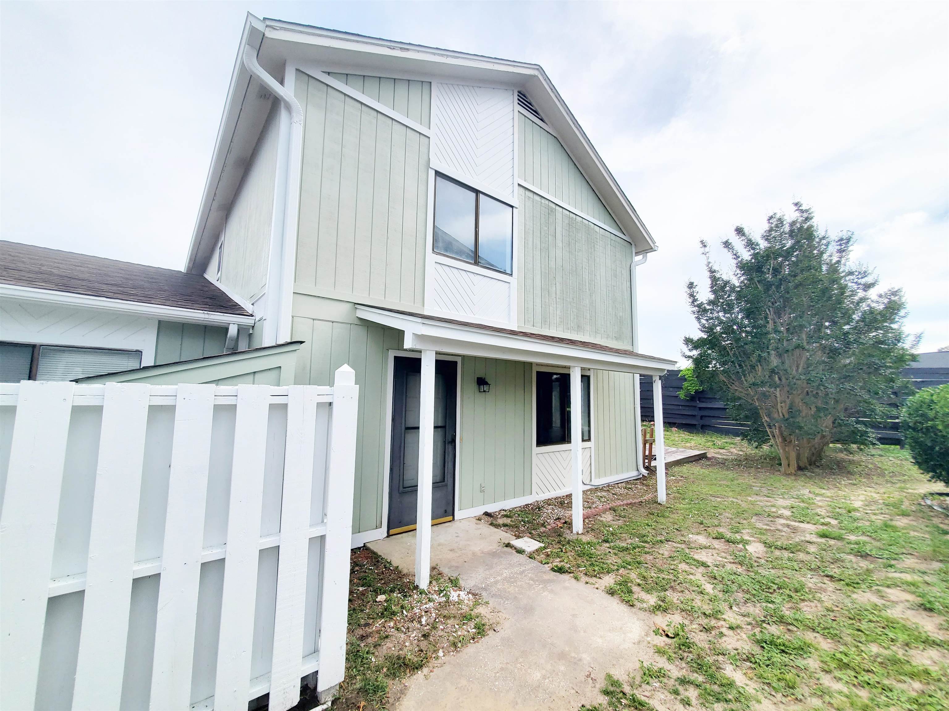 1471 Turkey Ridge Rd. Property Photo 2