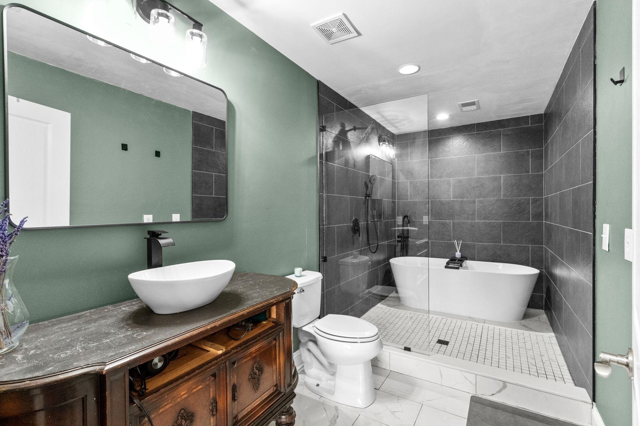2534 Greenbank Dr. Property Photo 29