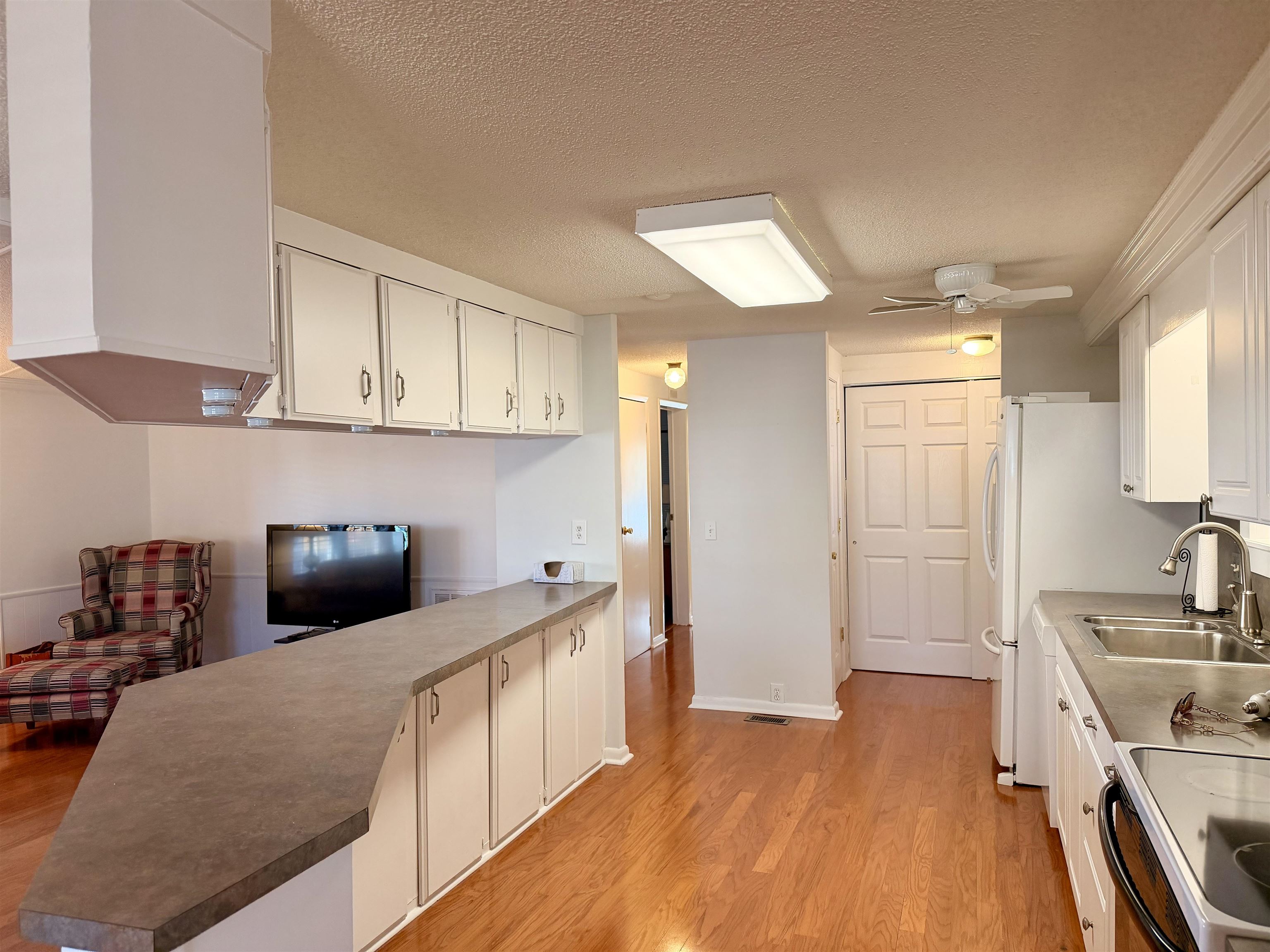 426 East Lake Dr. Property Photo 18